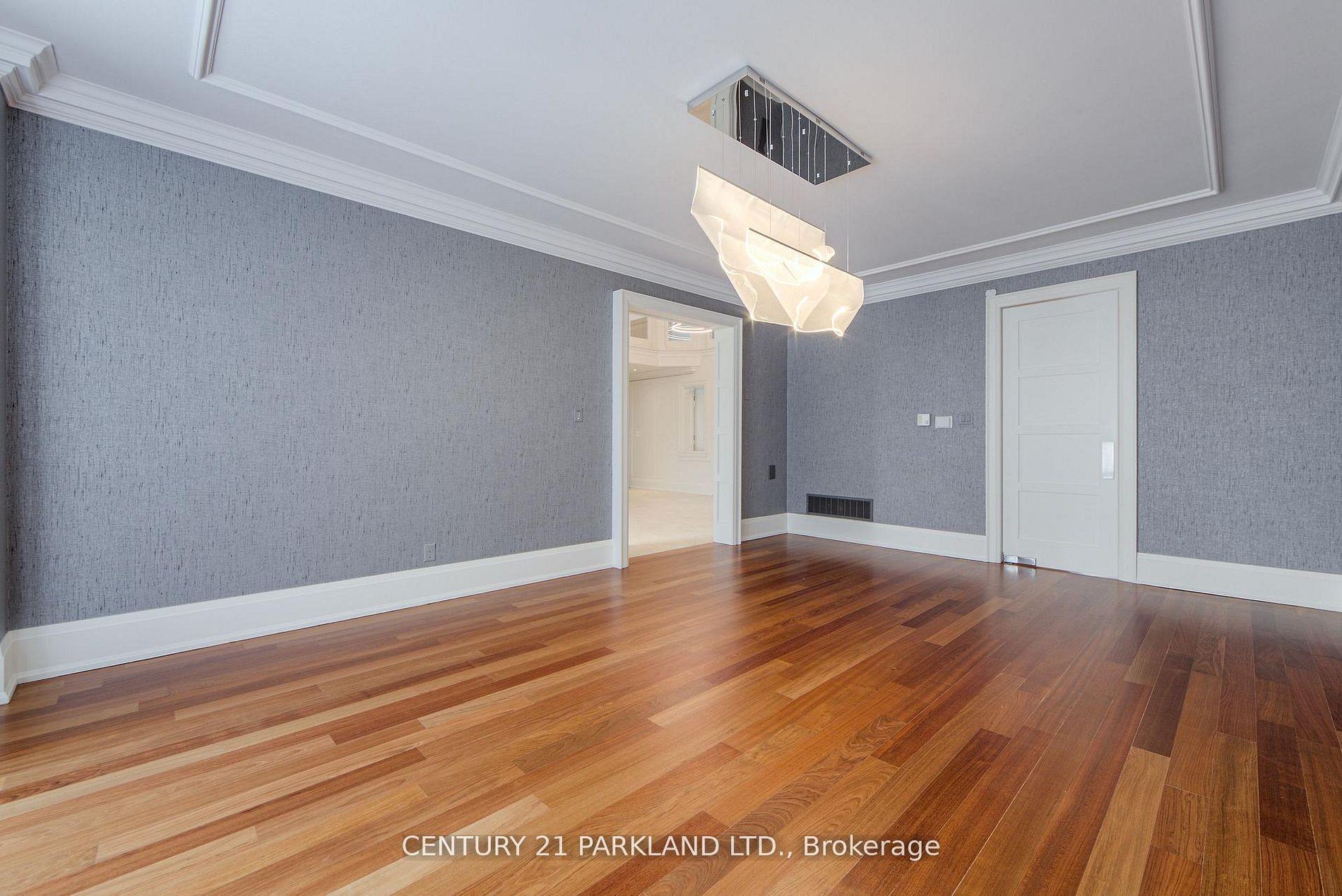Photo 12 of 16 Flatbush Avenue, Vaughan, East Woodbridge — HOMEH