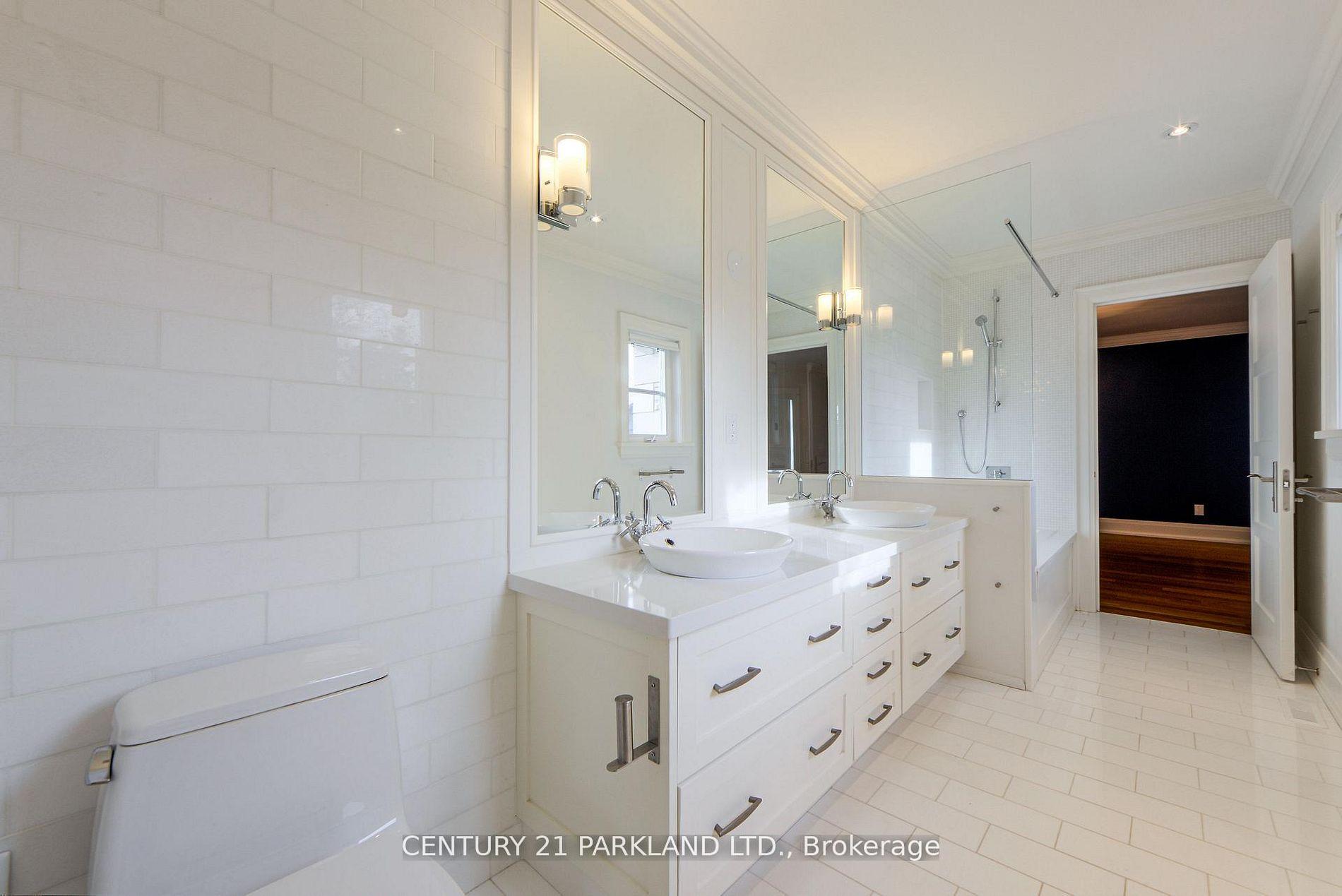Photo 25 of 16 Flatbush Avenue, Vaughan, East Woodbridge — HOMEH