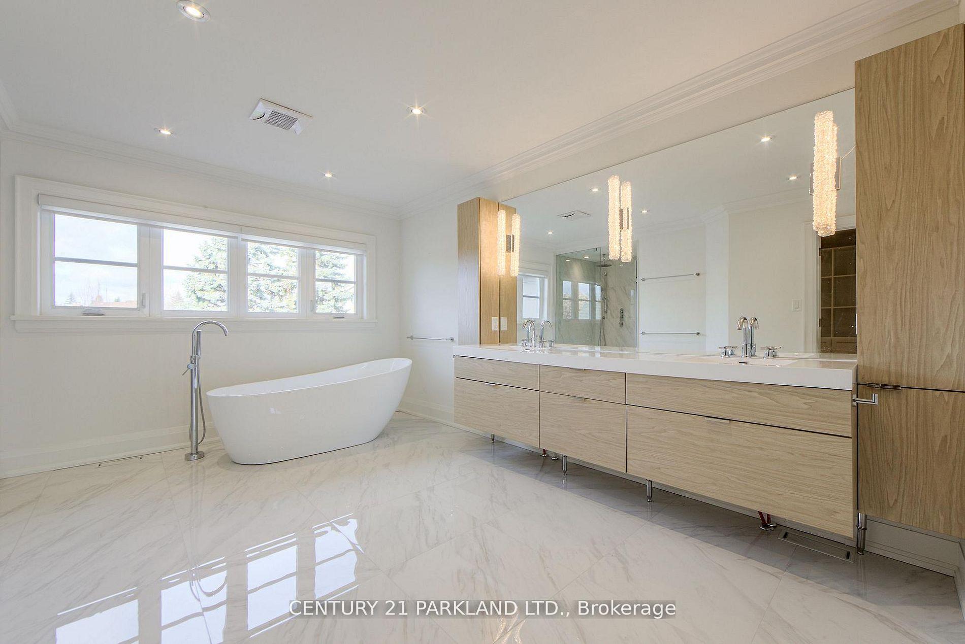 Photo 38 of 16 Flatbush Avenue, Vaughan, East Woodbridge — HOMEH