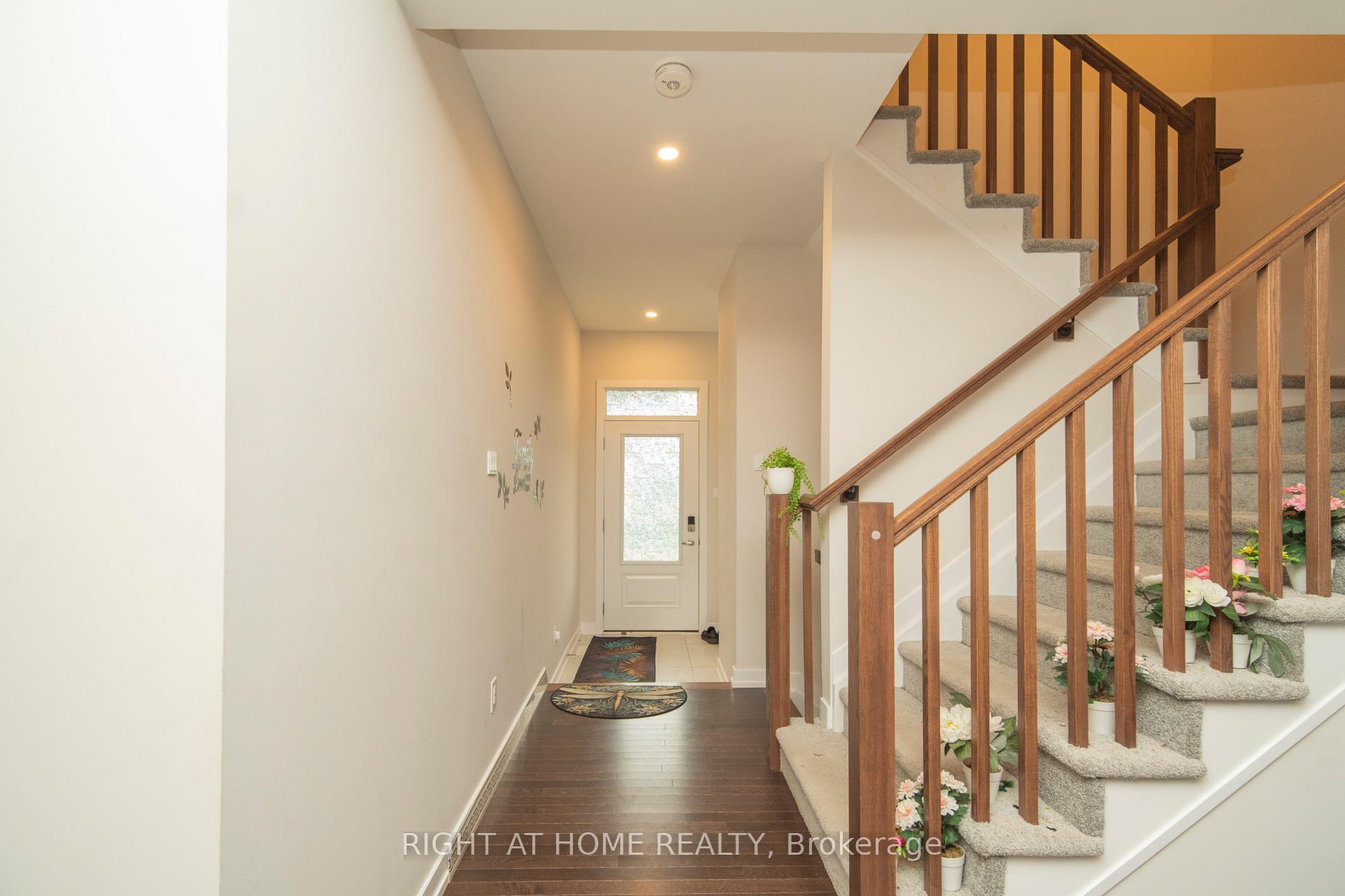 Photo 2 of 942 Seagrave Lane, Ottawa, Btwn Franktown Rd. & Fallowfield Rd. — HOMEH