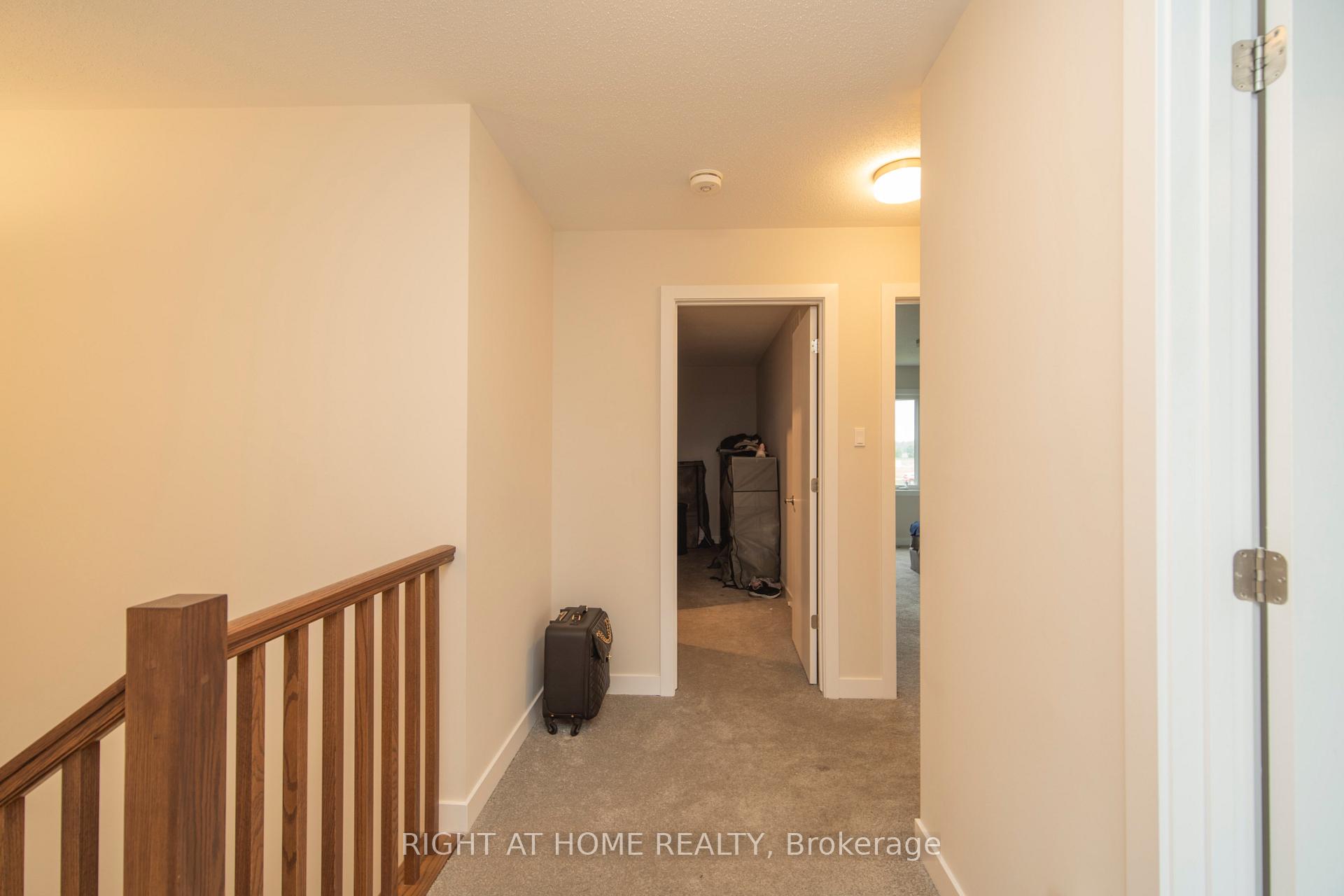 Photo 13 of 942 Seagrave Lane, Ottawa, Btwn Franktown Rd. & Fallowfield Rd. — HOMEH