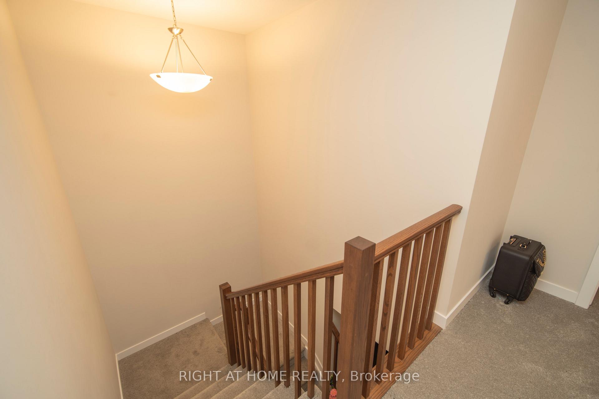 Photo 14 of 942 Seagrave Lane, Ottawa, Btwn Franktown Rd. & Fallowfield Rd. — HOMEH