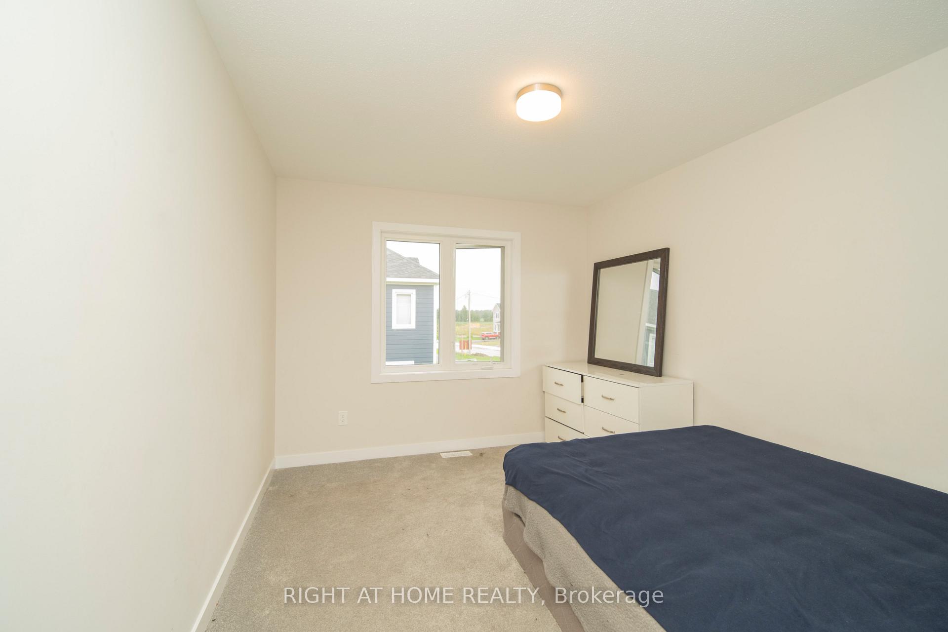 Photo 19 of 942 Seagrave Lane, Ottawa, Btwn Franktown Rd. & Fallowfield Rd. — HOMEH