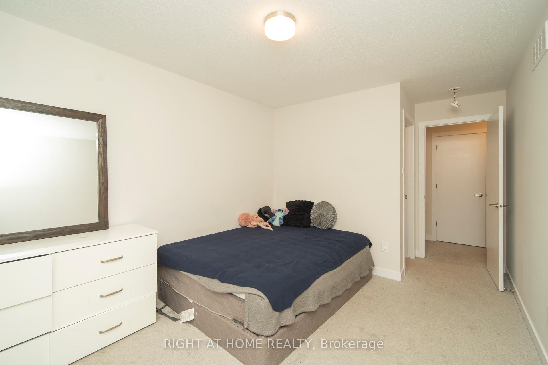 Photo 20 of 942 Seagrave Lane, Ottawa, Btwn Franktown Rd. & Fallowfield Rd. — HOMEH