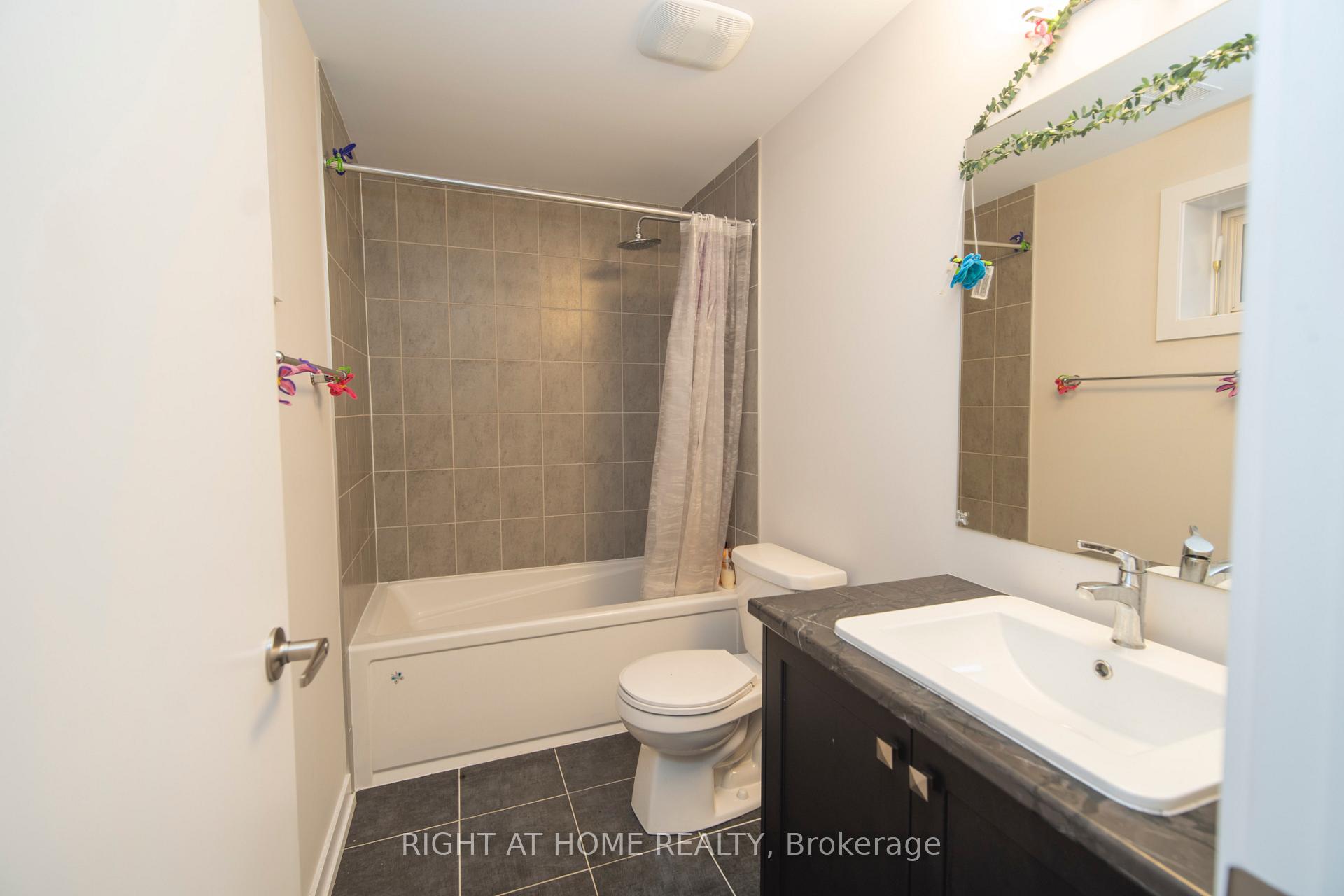 Photo 24 of 942 Seagrave Lane, Ottawa, Btwn Franktown Rd. & Fallowfield Rd. — HOMEH