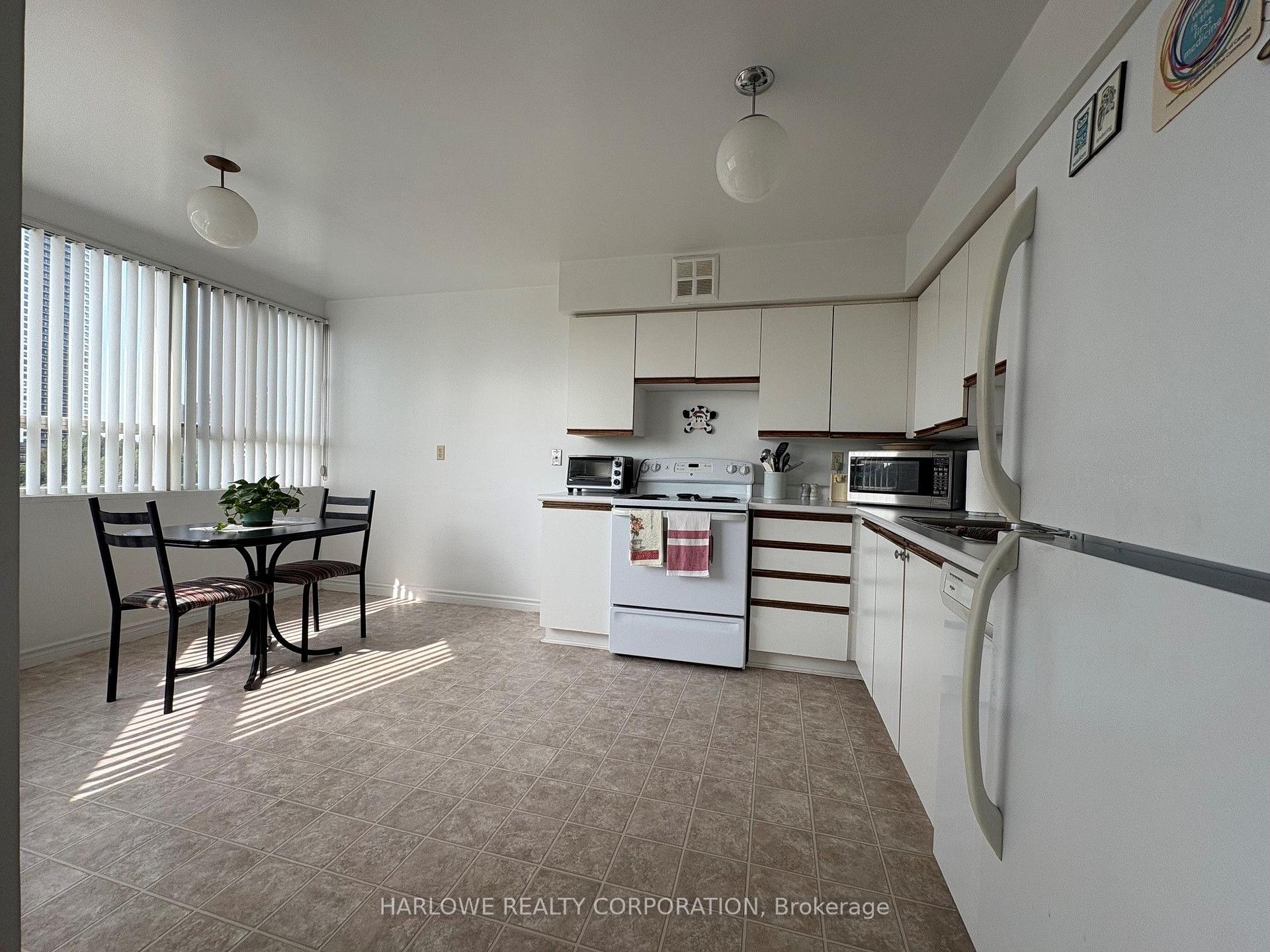 Photo 4 of Unit 1215, 4 Park Vista, Toronto, O'Connor-Parkview — HOMEH