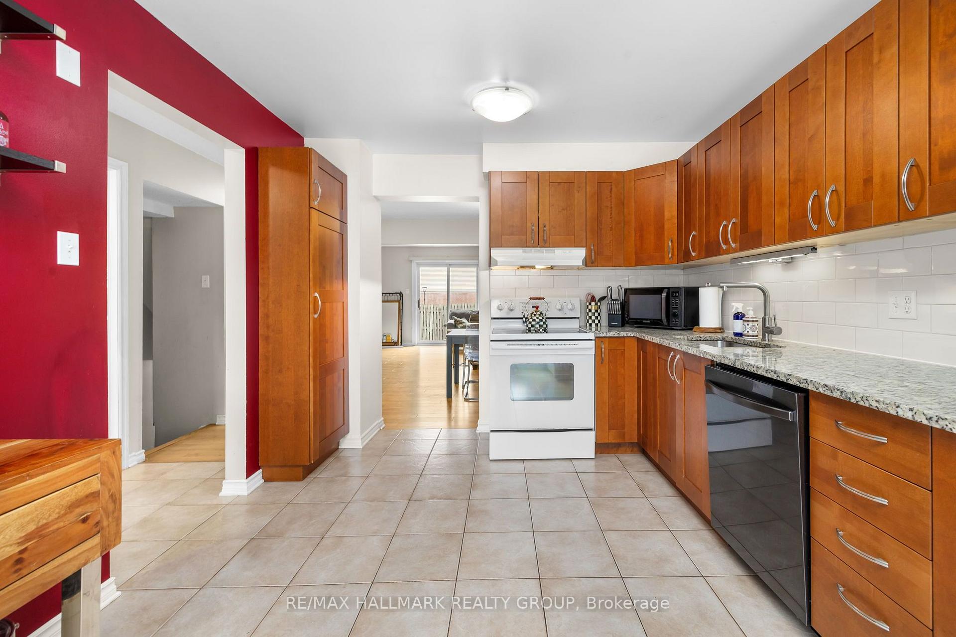 Photo 10 of Unit 31, 840 Cahill Drive W, Ottawa, Hunt Club — HOMEH