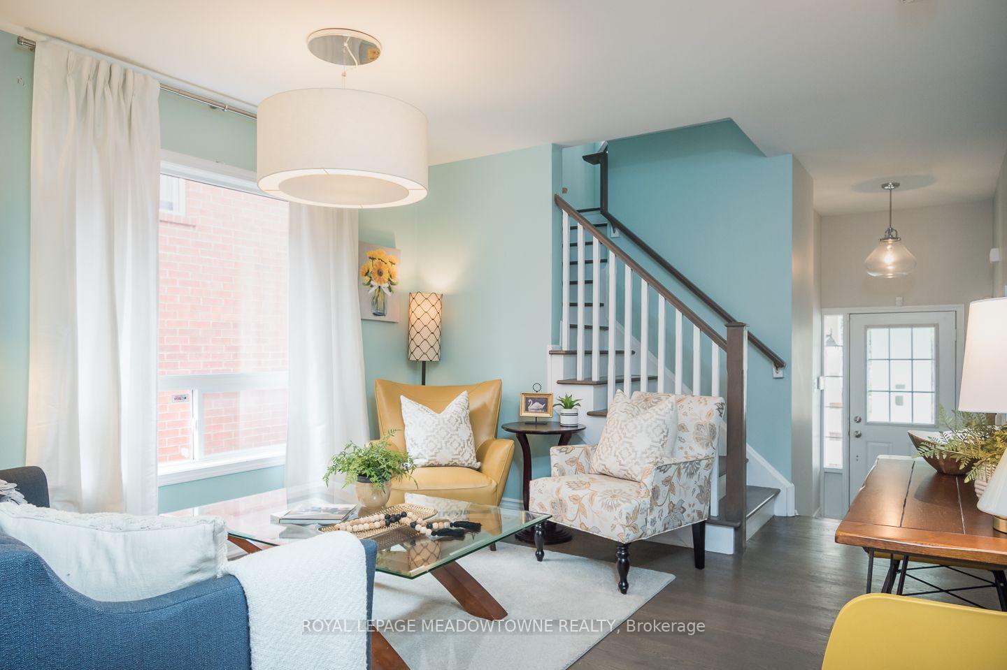 Photo 8 of 845 Gifford Crescent, Milton, Coates — HOMEH