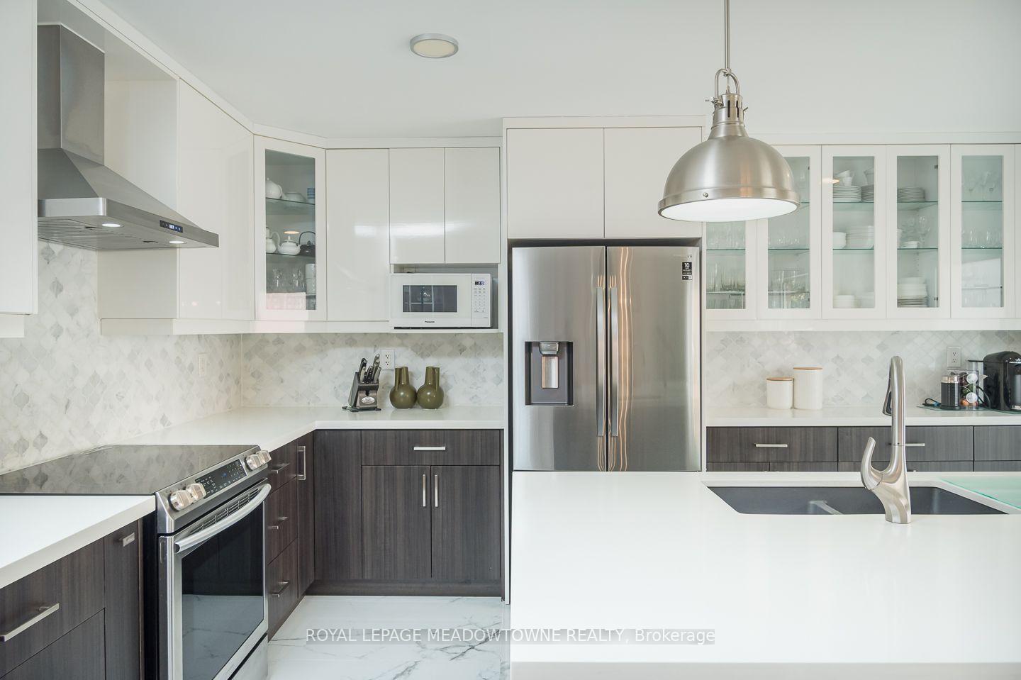 Photo 13 of 845 Gifford Crescent, Milton, Coates — HOMEH