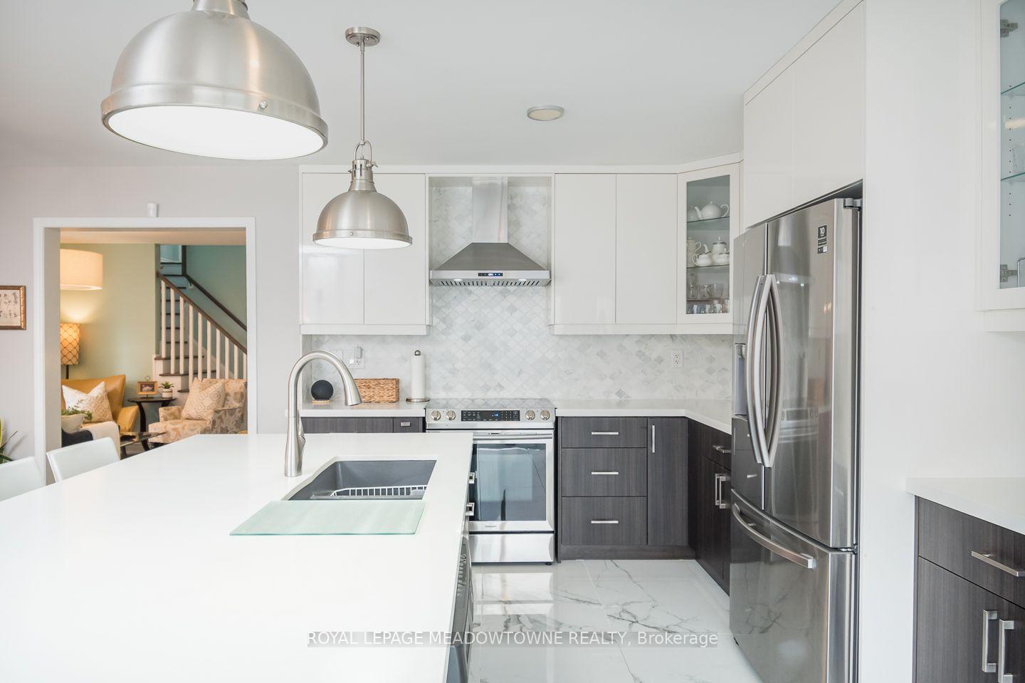 Photo 15 of 845 Gifford Crescent, Milton, Coates — HOMEH