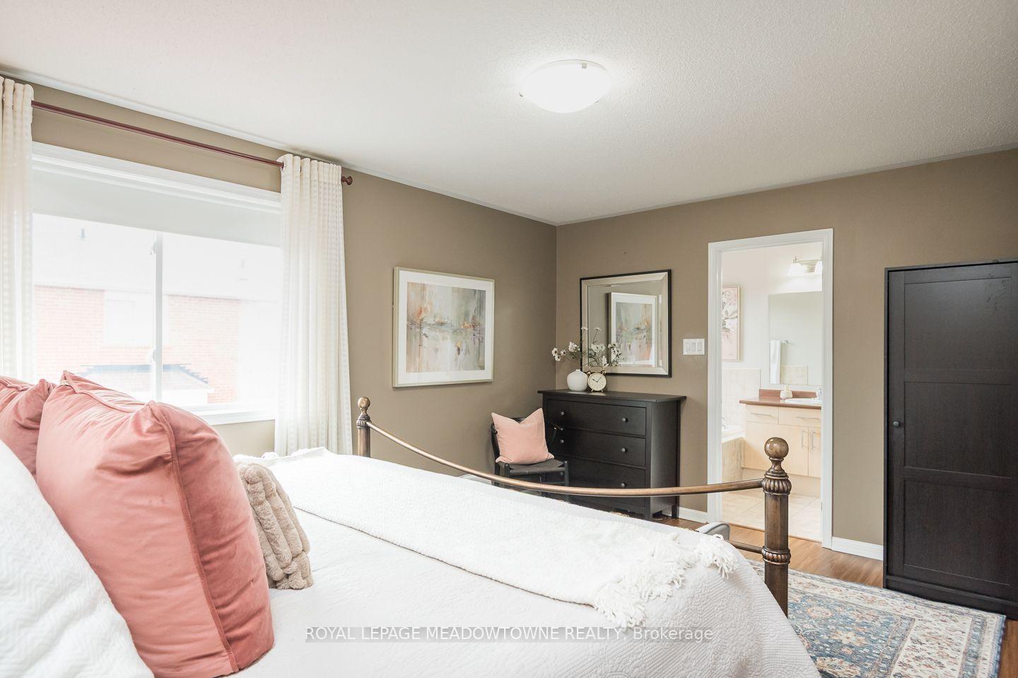 Photo 22 of 845 Gifford Crescent, Milton, Coates — HOMEH