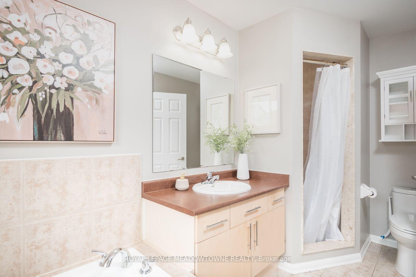 Photo 25 of 845 Gifford Crescent, Milton, Coates — HOMEH
