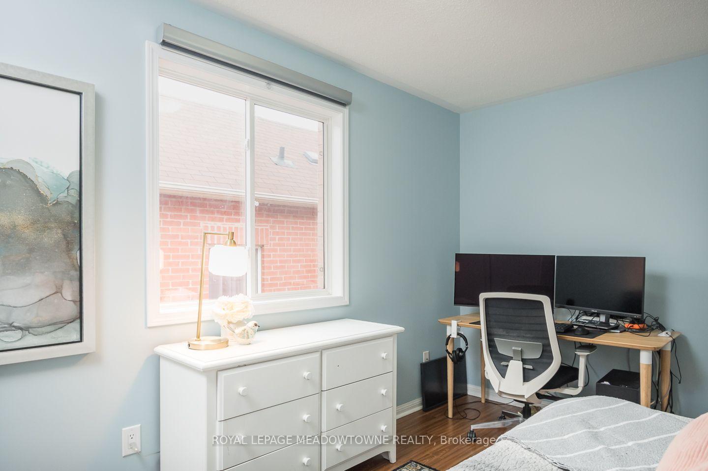 Photo 30 of 845 Gifford Crescent, Milton, Coates — HOMEH