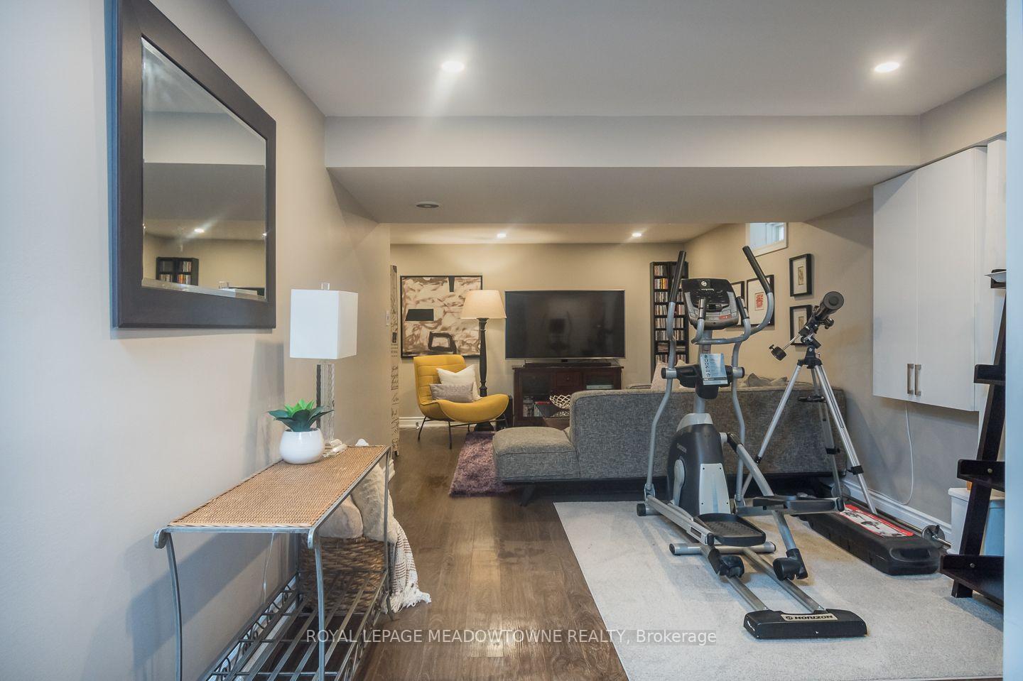 Photo 33 of 845 Gifford Crescent, Milton, Coates — HOMEH