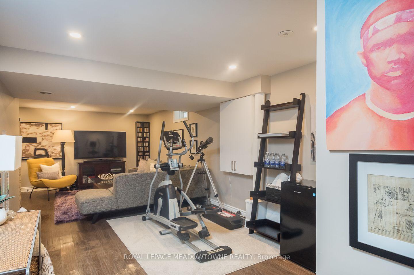 Photo 34 of 845 Gifford Crescent, Milton, Coates — HOMEH