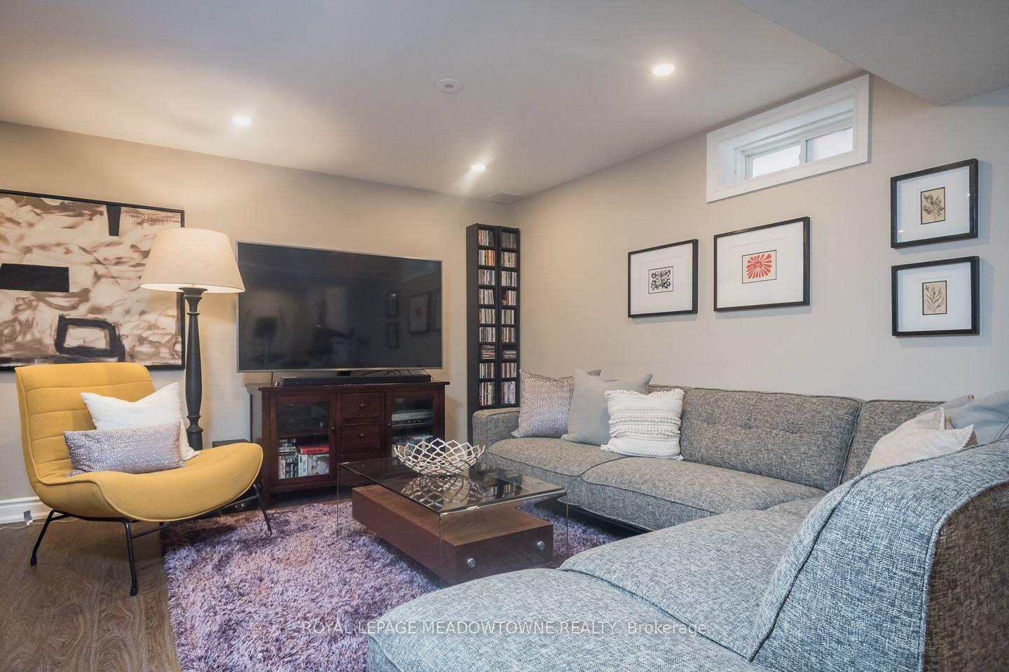 Photo 35 of 845 Gifford Crescent, Milton, Coates — HOMEH