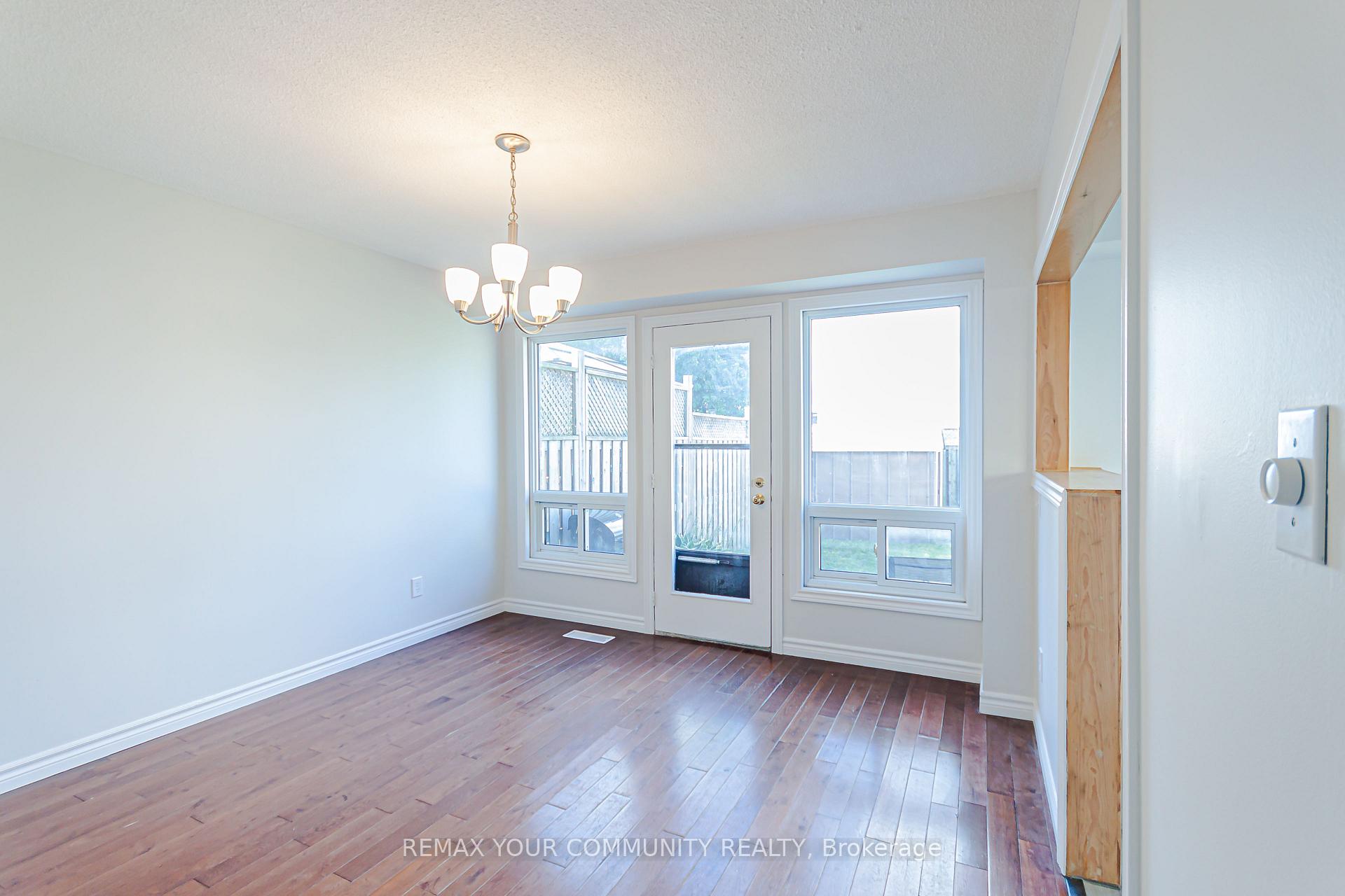 Photo 5 of 1319 Fenelon Crescent, Oshawa, Lakeview — HOMEH