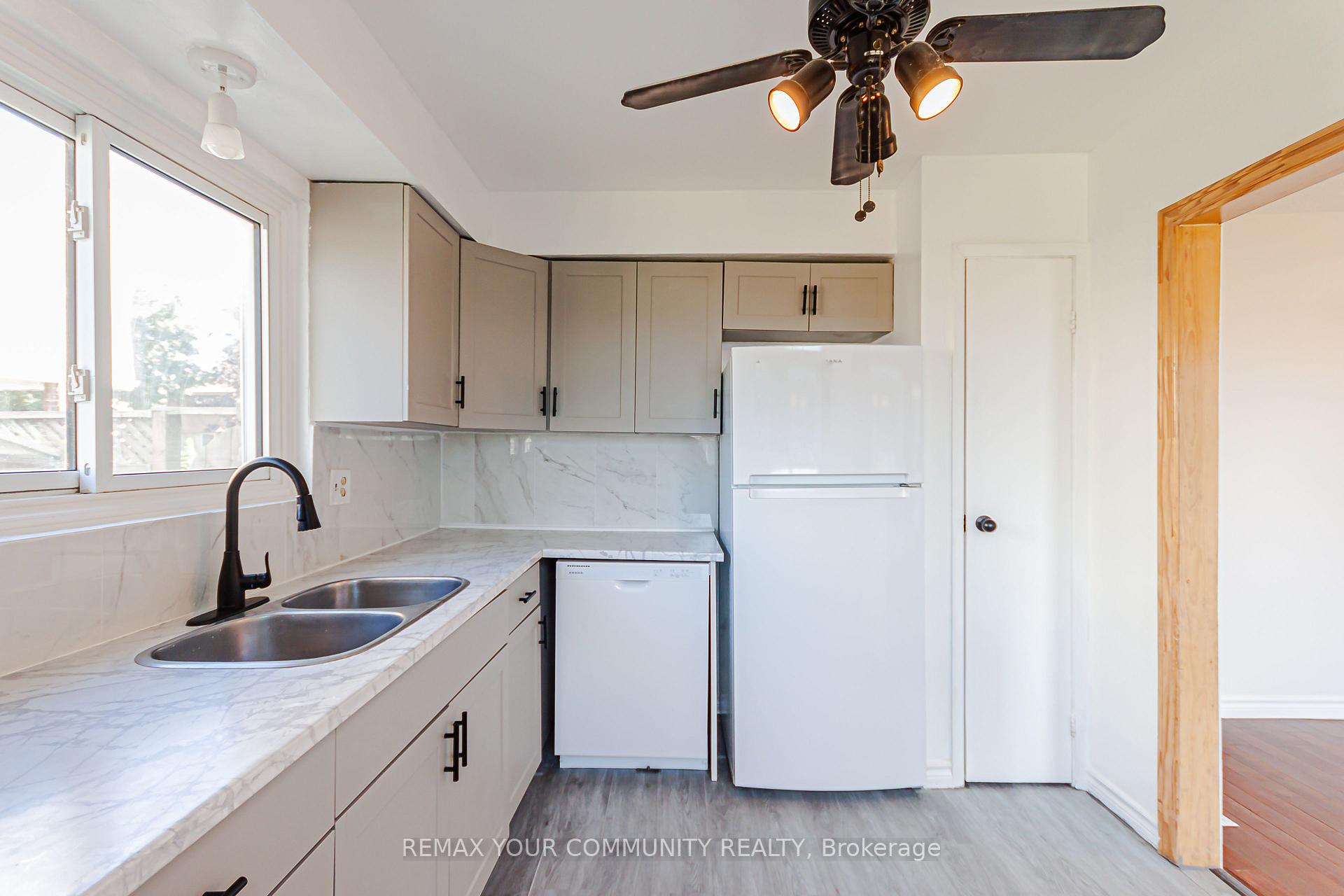 Photo 8 of 1319 Fenelon Crescent, Oshawa, Lakeview — HOMEH