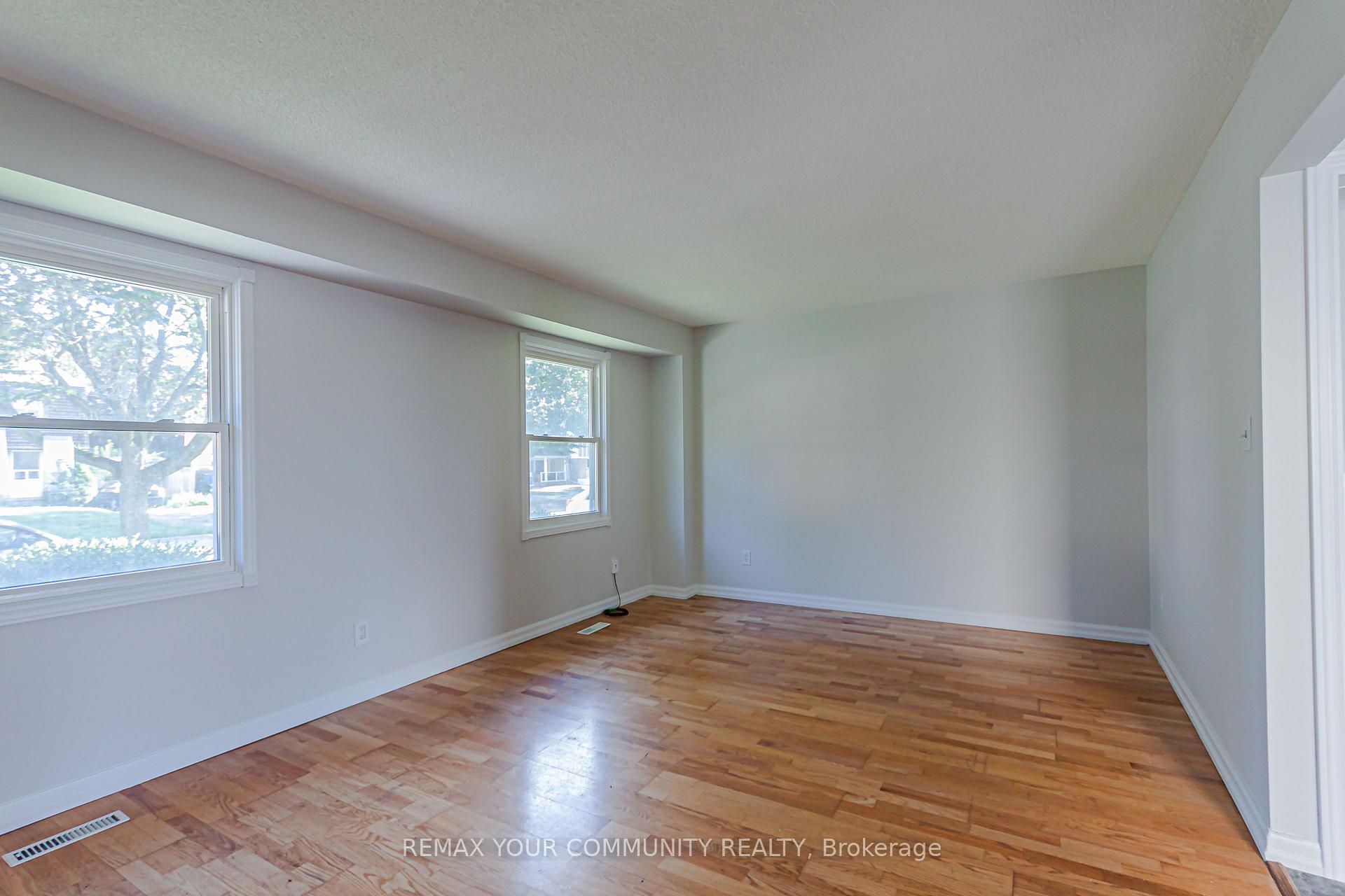 Photo 11 of 1319 Fenelon Crescent, Oshawa, Lakeview — HOMEH