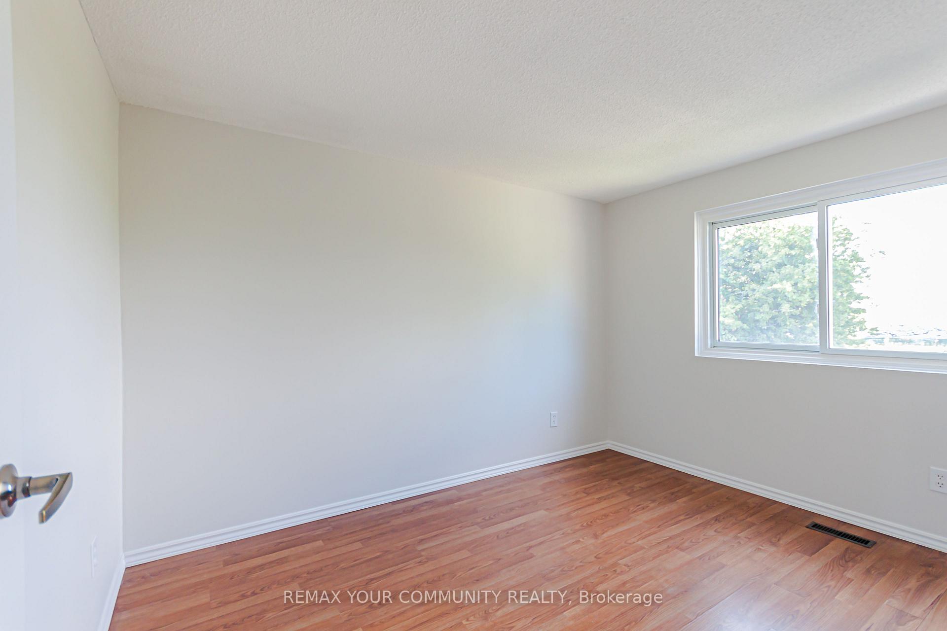 Photo 14 of 1319 Fenelon Crescent, Oshawa, Lakeview — HOMEH
