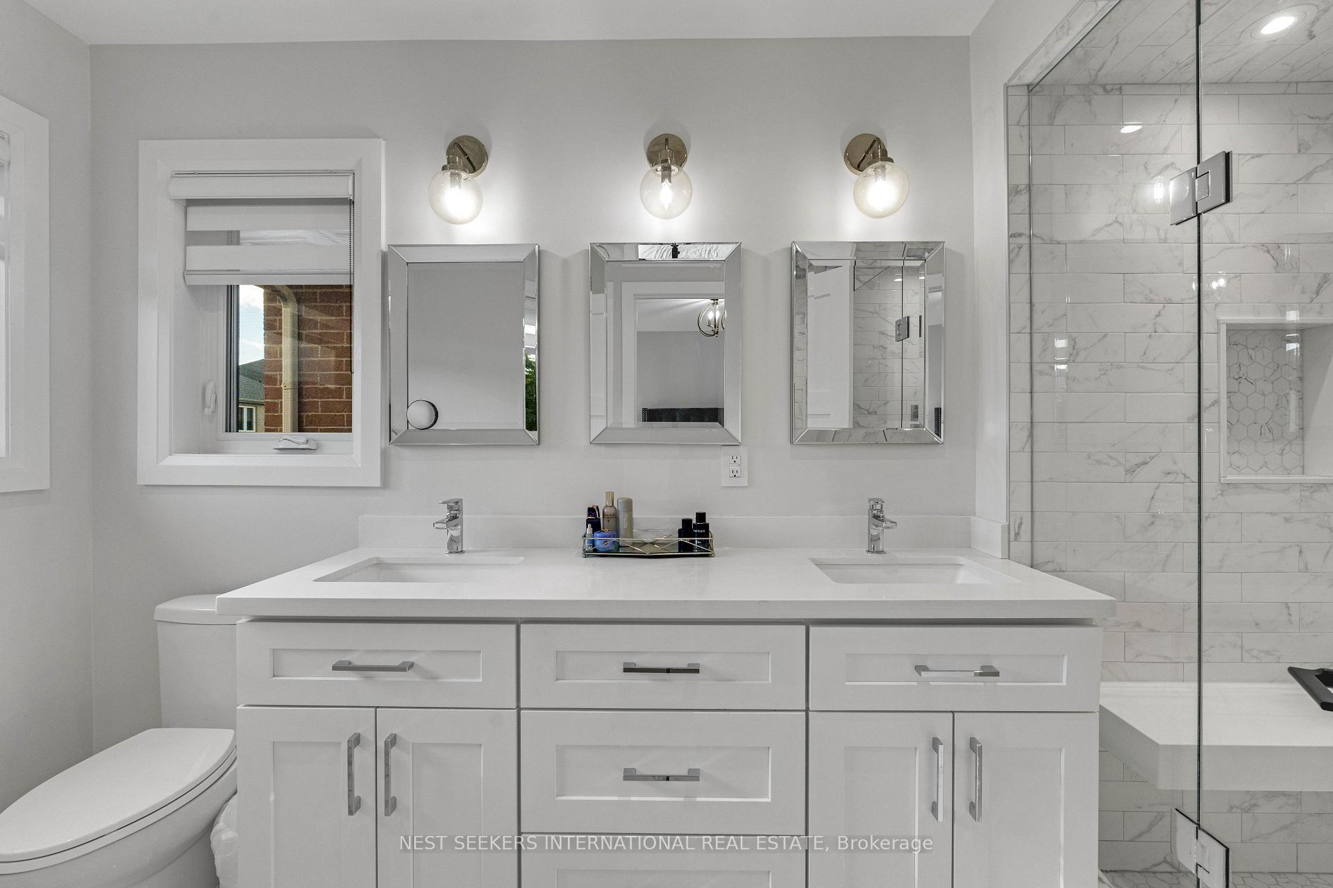 Photo 14 of 233 Venice Gate Drive, Vaughan, Vellore Village — HOMEH