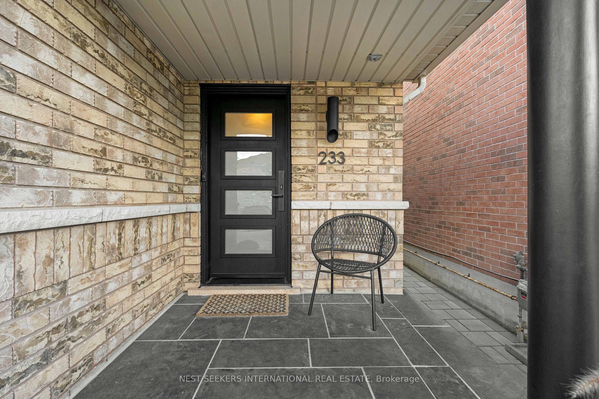 Photo 21 of 233 Venice Gate Drive, Vaughan, Vellore Village — HOMEH