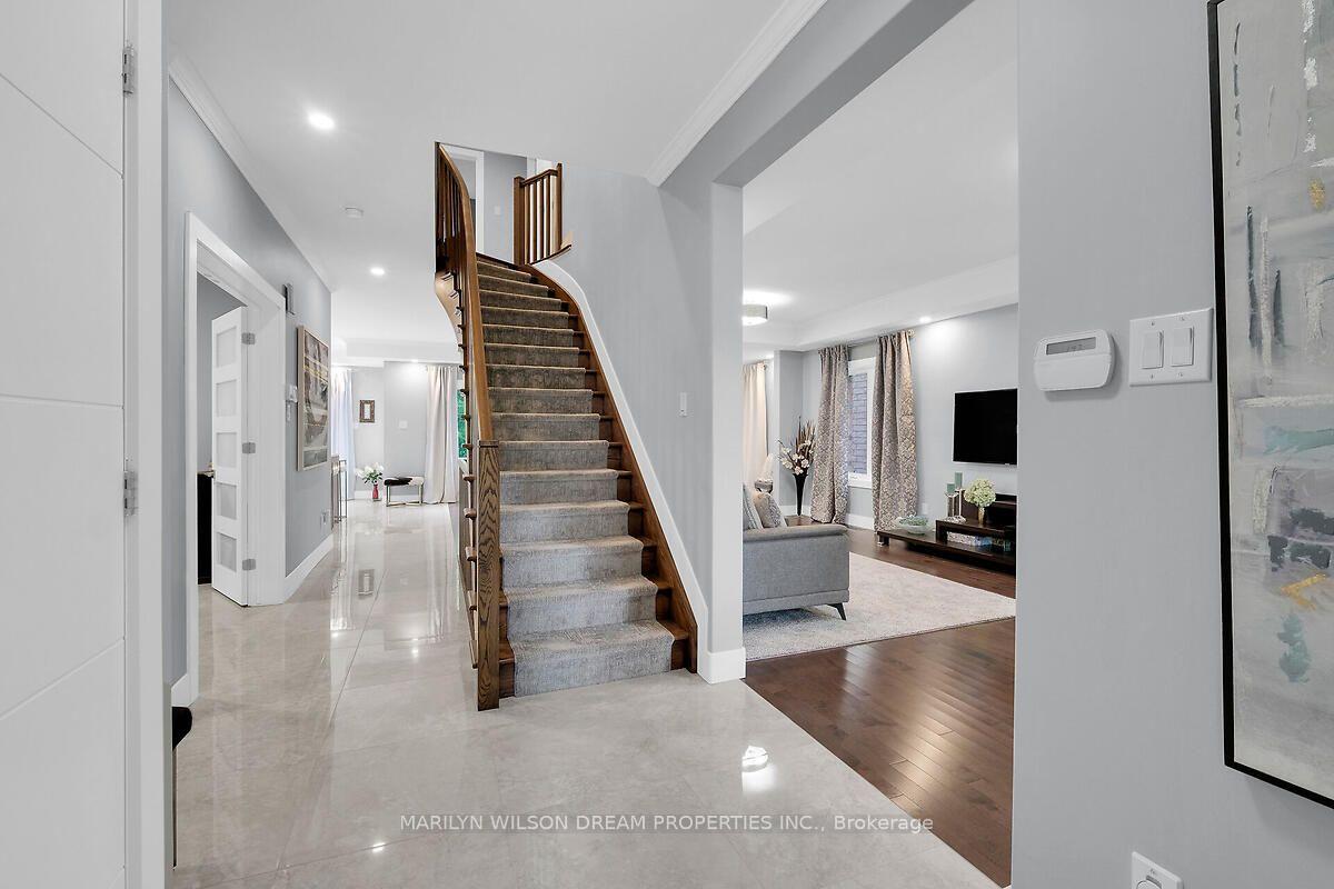 Photo 7 of 446 Rahul Crescent, Ottawa, Mooneys Bay — HOMEH