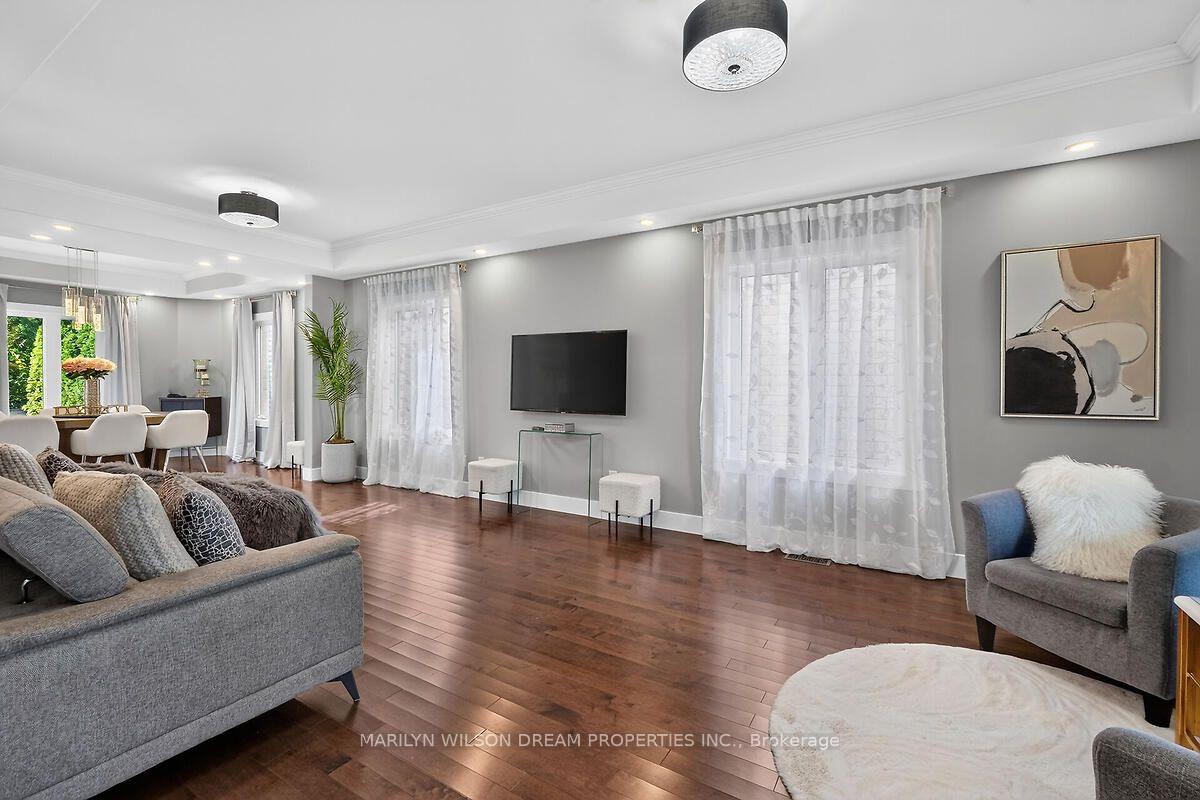 Photo 8 of 446 Rahul Crescent, Ottawa, Mooneys Bay — HOMEH