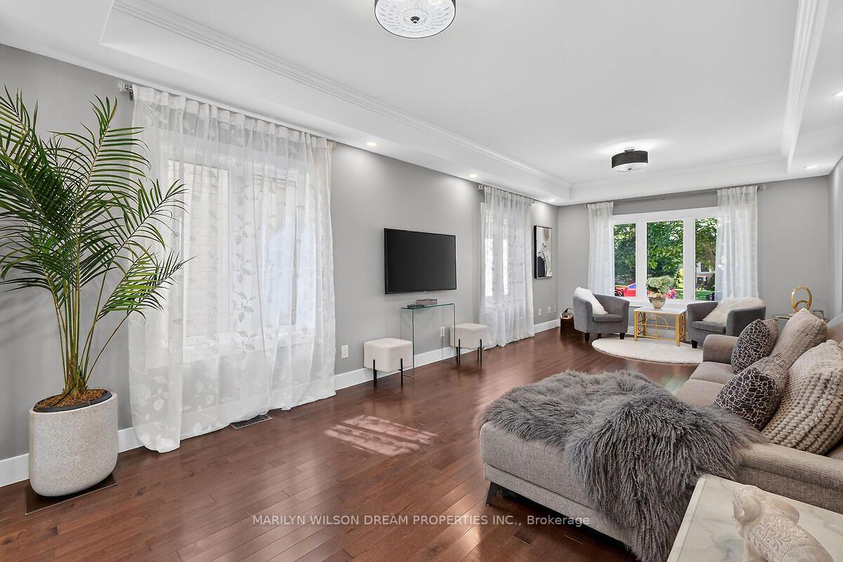 Photo 10 of 446 Rahul Crescent, Ottawa, Mooneys Bay — HOMEH