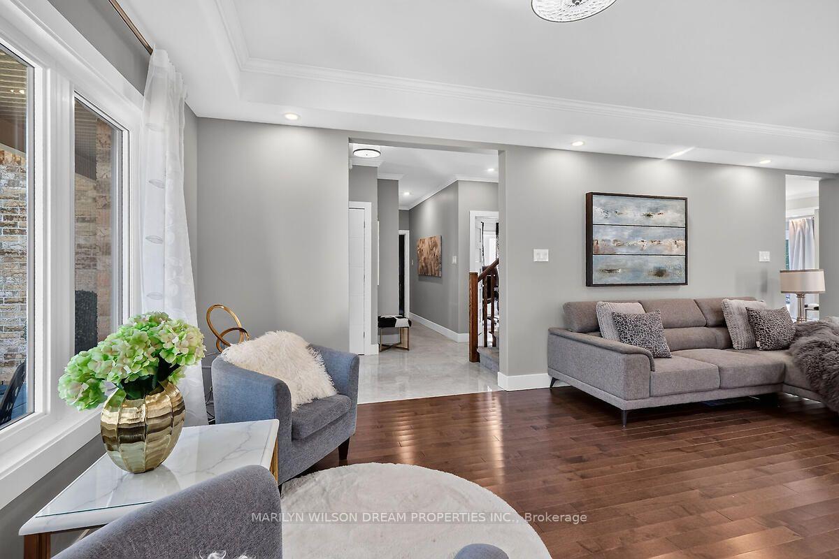 Photo 12 of 446 Rahul Crescent, Ottawa, Mooneys Bay — HOMEH