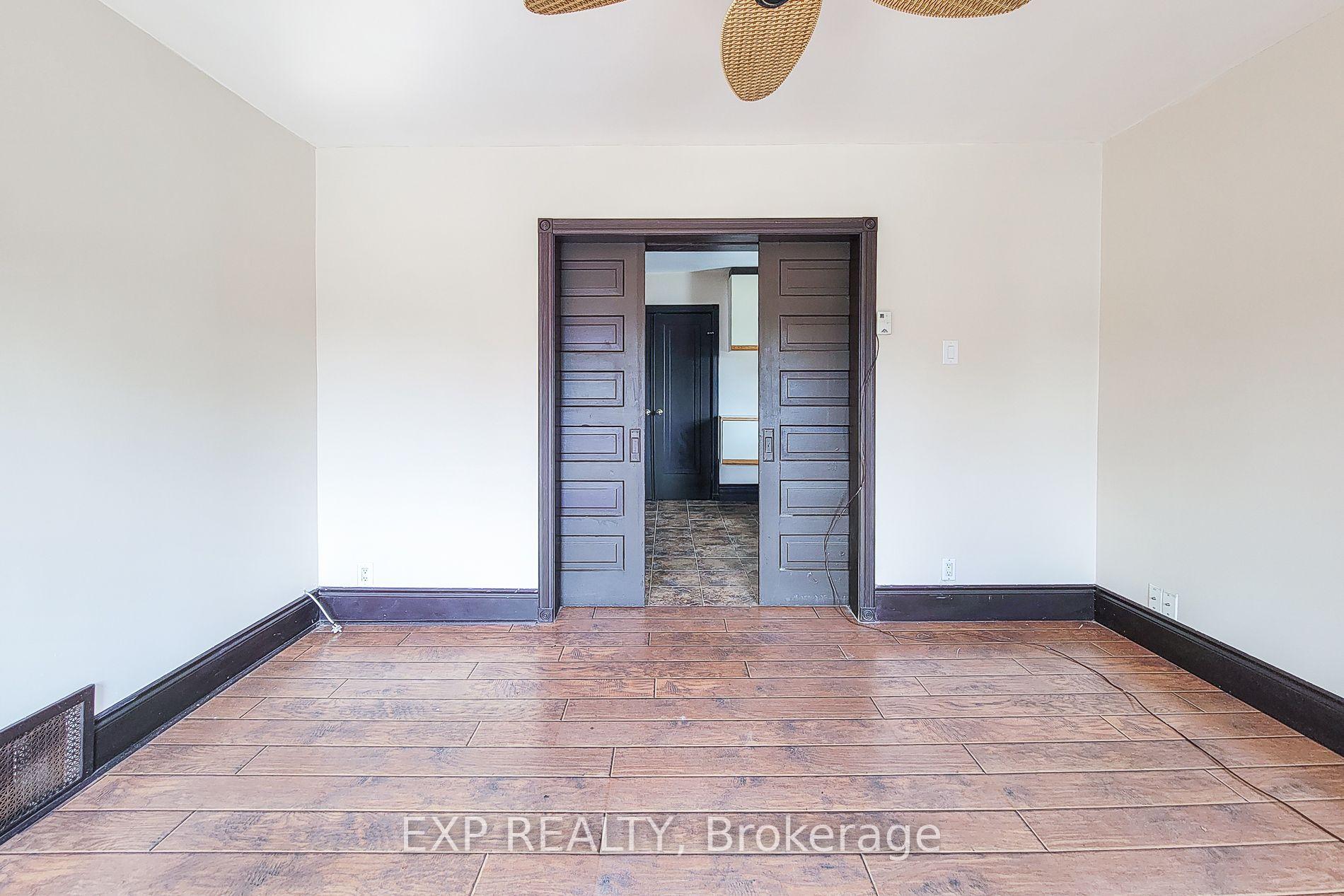 Photo 6 of Unit Upper, 6133 Prospect Street, Niagara Falls, Hospital — HOMEH