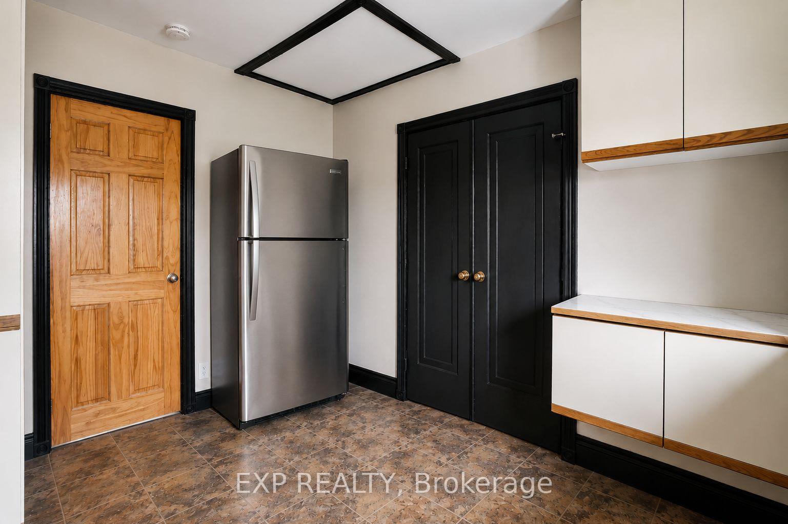 Photo 10 of Unit Upper, 6133 Prospect Street, Niagara Falls, Hospital — HOMEH
