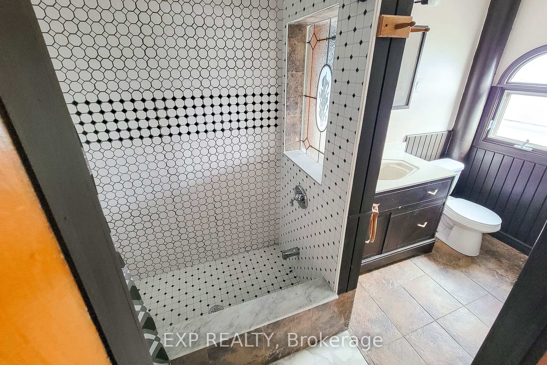 Photo 11 of Unit Upper, 6133 Prospect Street, Niagara Falls, Hospital — HOMEH