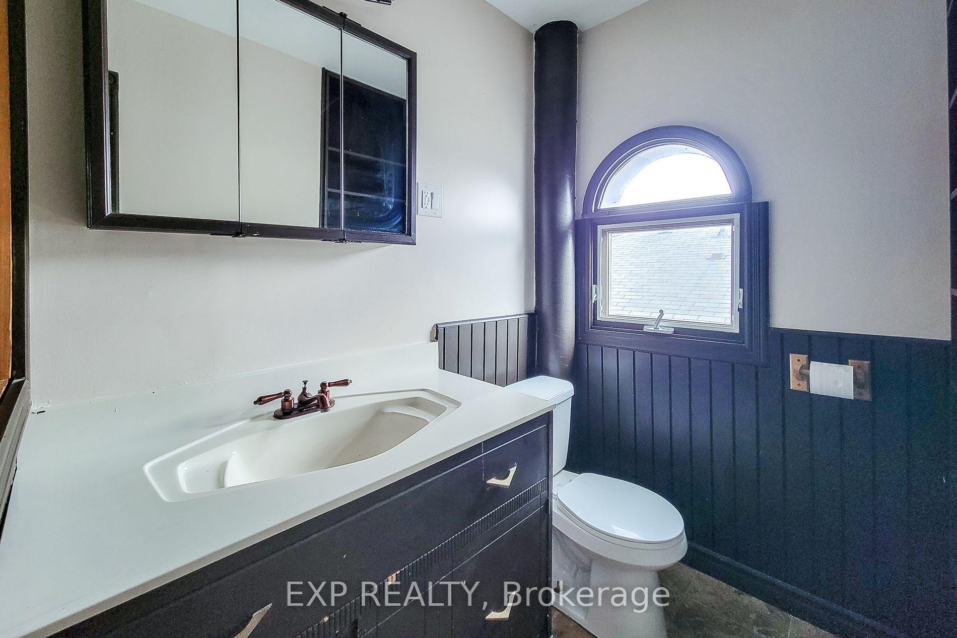 Photo 12 of Unit Upper, 6133 Prospect Street, Niagara Falls, Hospital — HOMEH