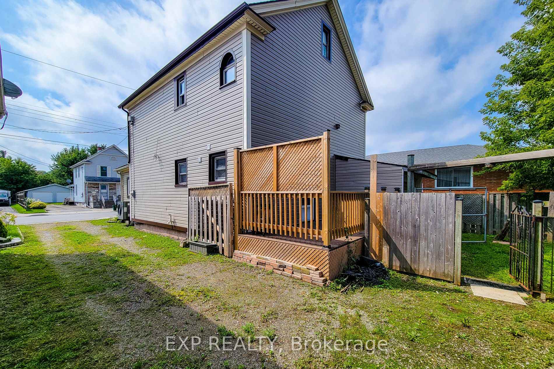 Photo 17 of Unit Upper, 6133 Prospect Street, Niagara Falls, Hospital — HOMEH