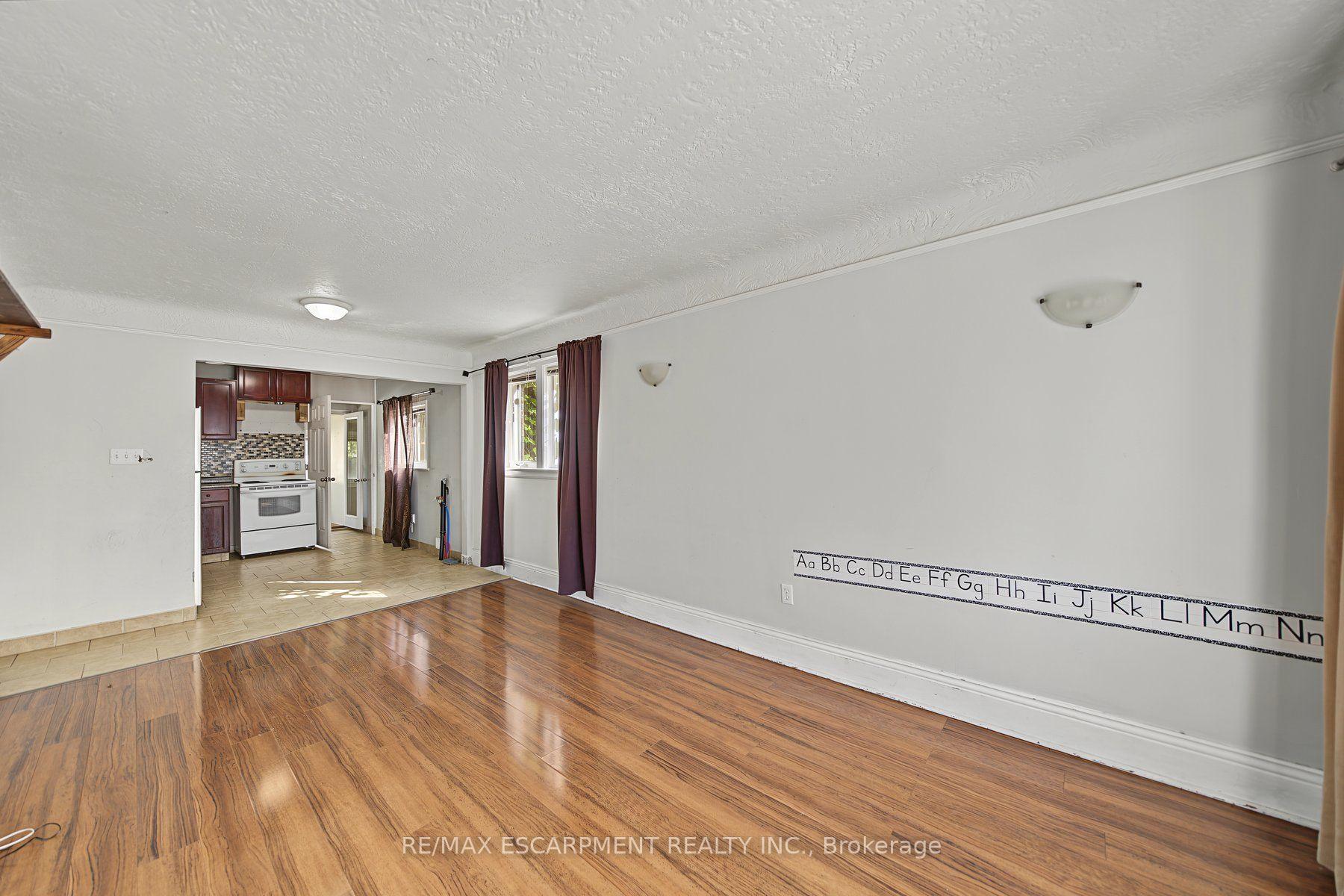 Photo 4 of 270 Weir Street N, Hamilton, Homeside — HOMEH