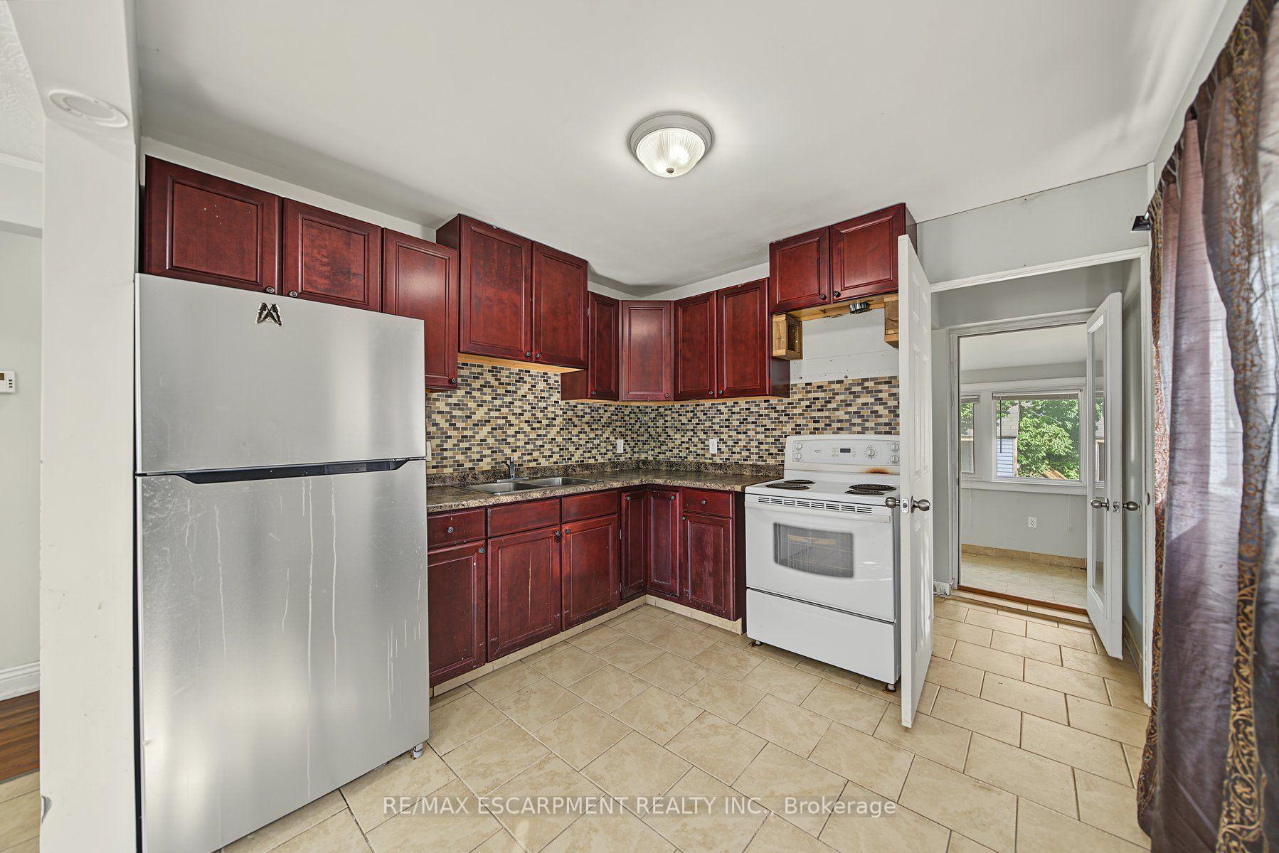 Photo 14 of 270 Weir Street N, Hamilton, Homeside — HOMEH