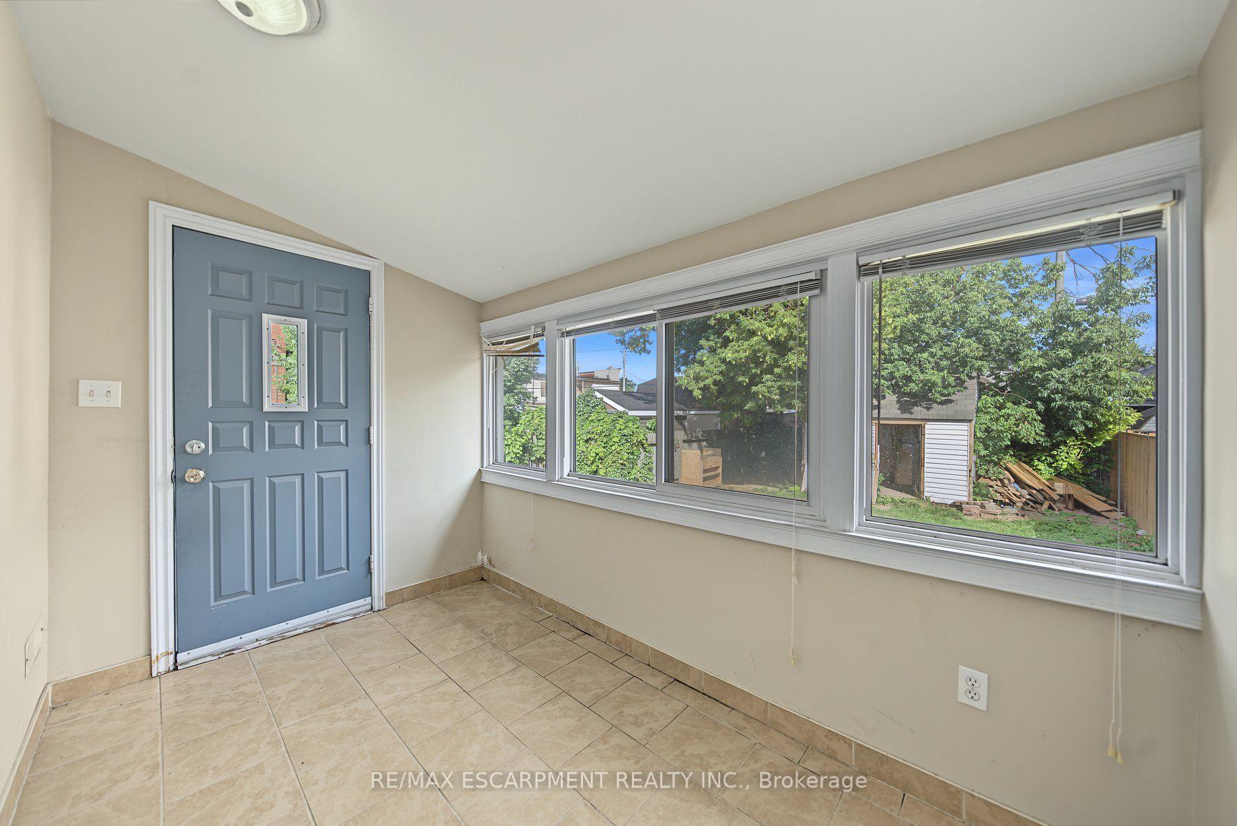 Photo 18 of 270 Weir Street N, Hamilton, Homeside — HOMEH