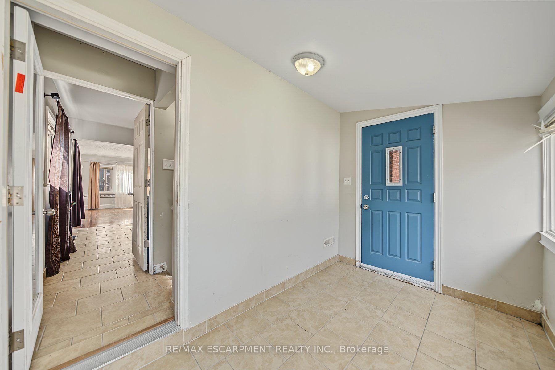 Photo 19 of 270 Weir Street N, Hamilton, Homeside — HOMEH