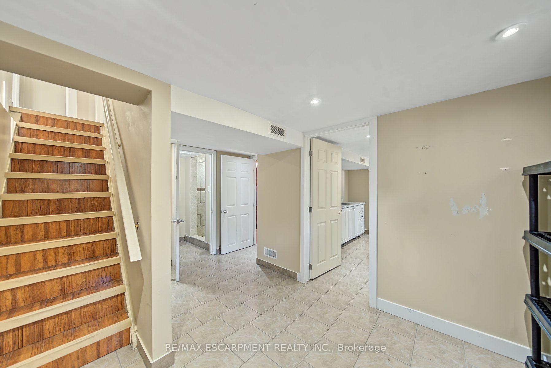 Photo 20 of 270 Weir Street N, Hamilton, Homeside — HOMEH