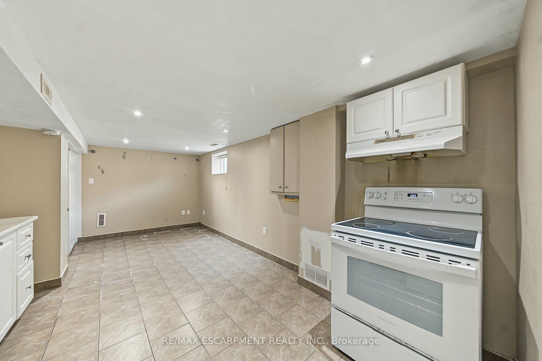 Photo 22 of 270 Weir Street N, Hamilton, Homeside — HOMEH