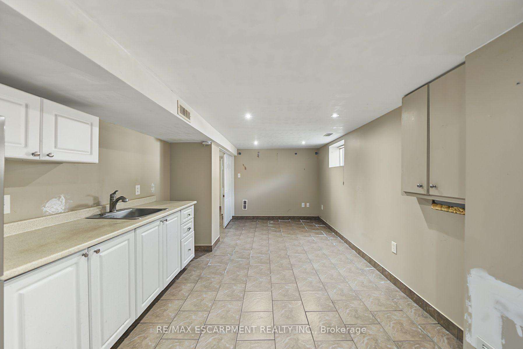 Photo 23 of 270 Weir Street N, Hamilton, Homeside — HOMEH
