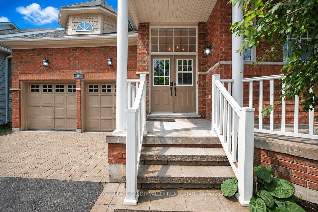 Photo 2 of 29 Counsellor Terrace, Barrie, Innis-Shore — HOMEH