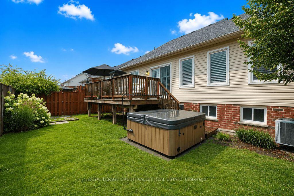 Photo 19 of 29 Counsellor Terrace, Barrie, Innis-Shore — HOMEH