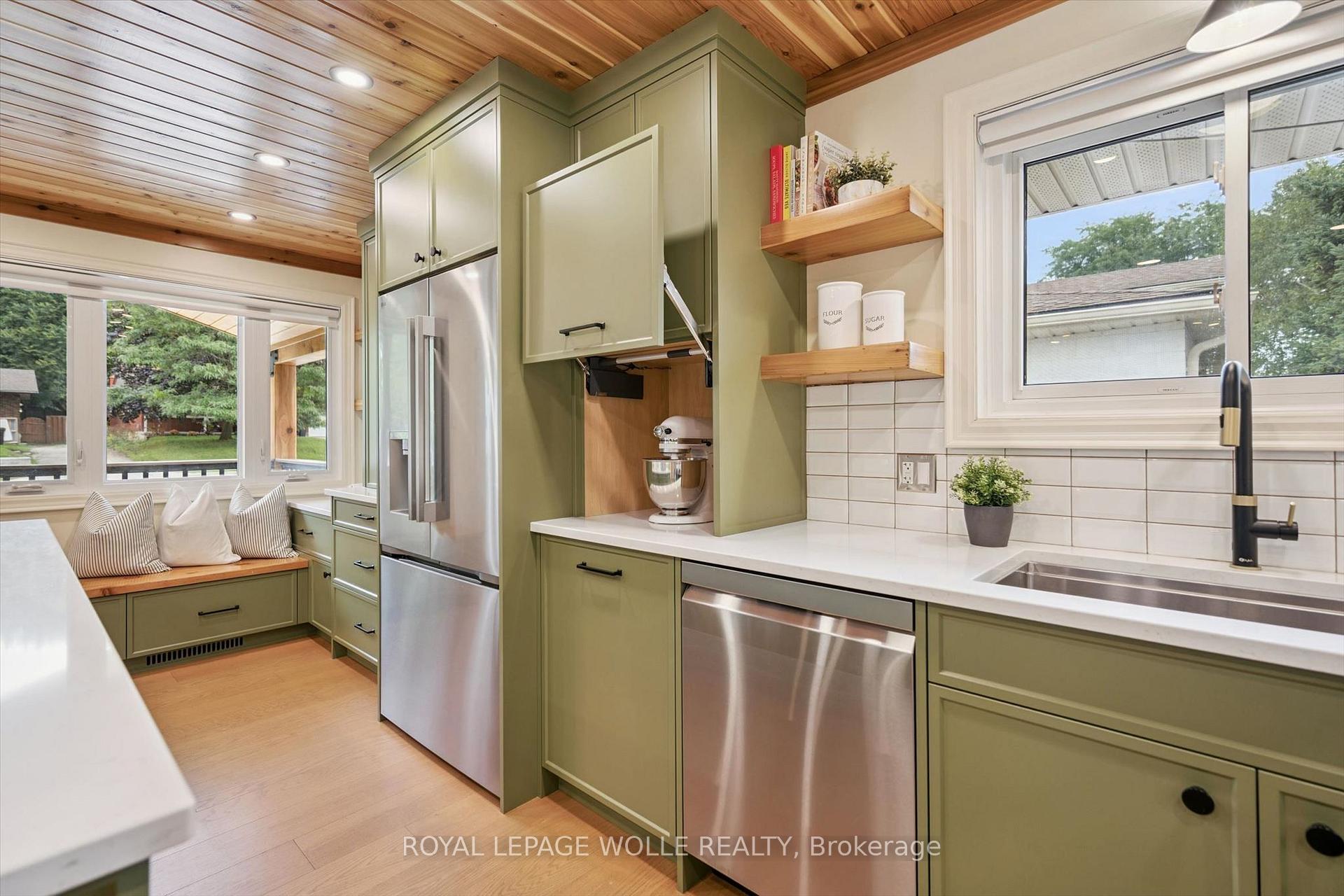 Photo 10 of 223 Carter Avenue, Waterloo, Lincoln Village — HOMEH