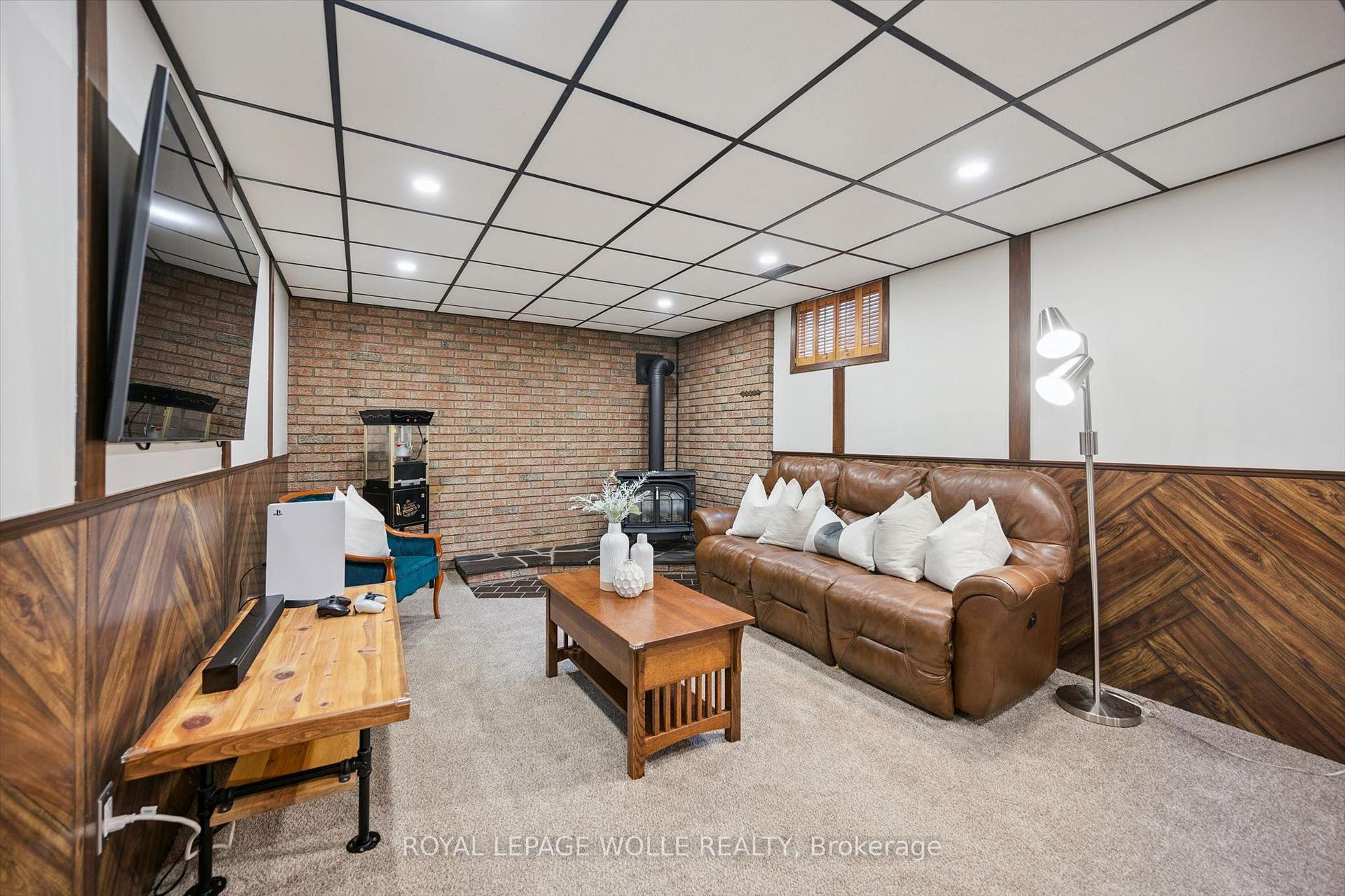 Photo 21 of 223 Carter Avenue, Waterloo, Lincoln Village — HOMEH
