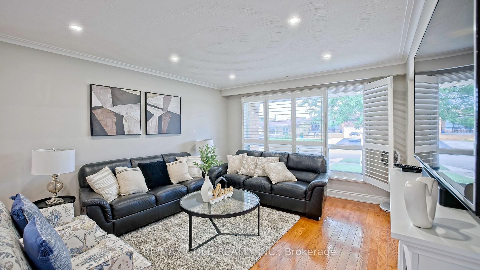 Photo 15 of 7428 Pickfair Drive, Mississauga, Malton — HOMEH