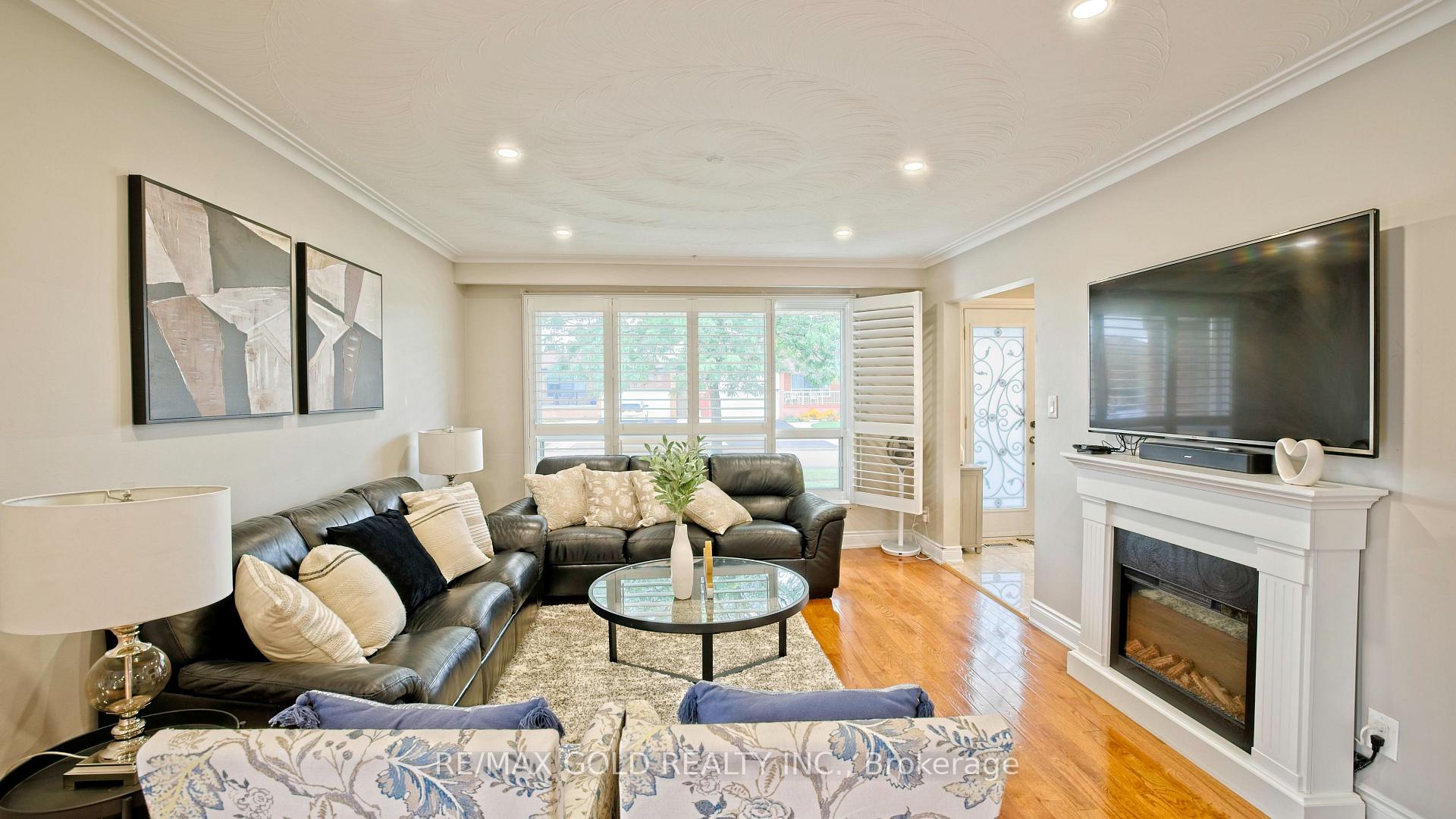 Photo 16 of 7428 Pickfair Drive, Mississauga, Malton — HOMEH