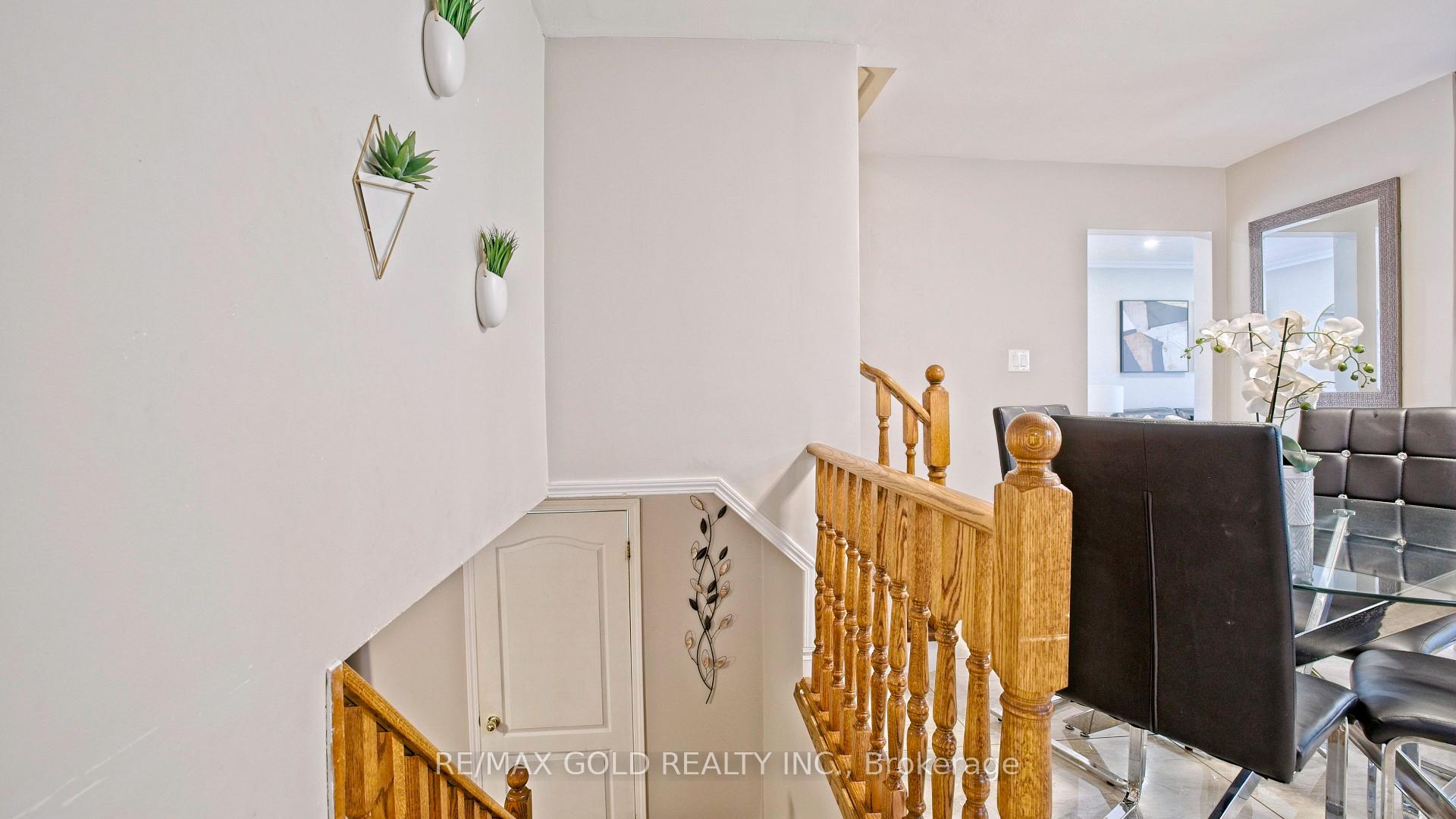 Photo 30 of 7428 Pickfair Drive, Mississauga, Malton — HOMEH