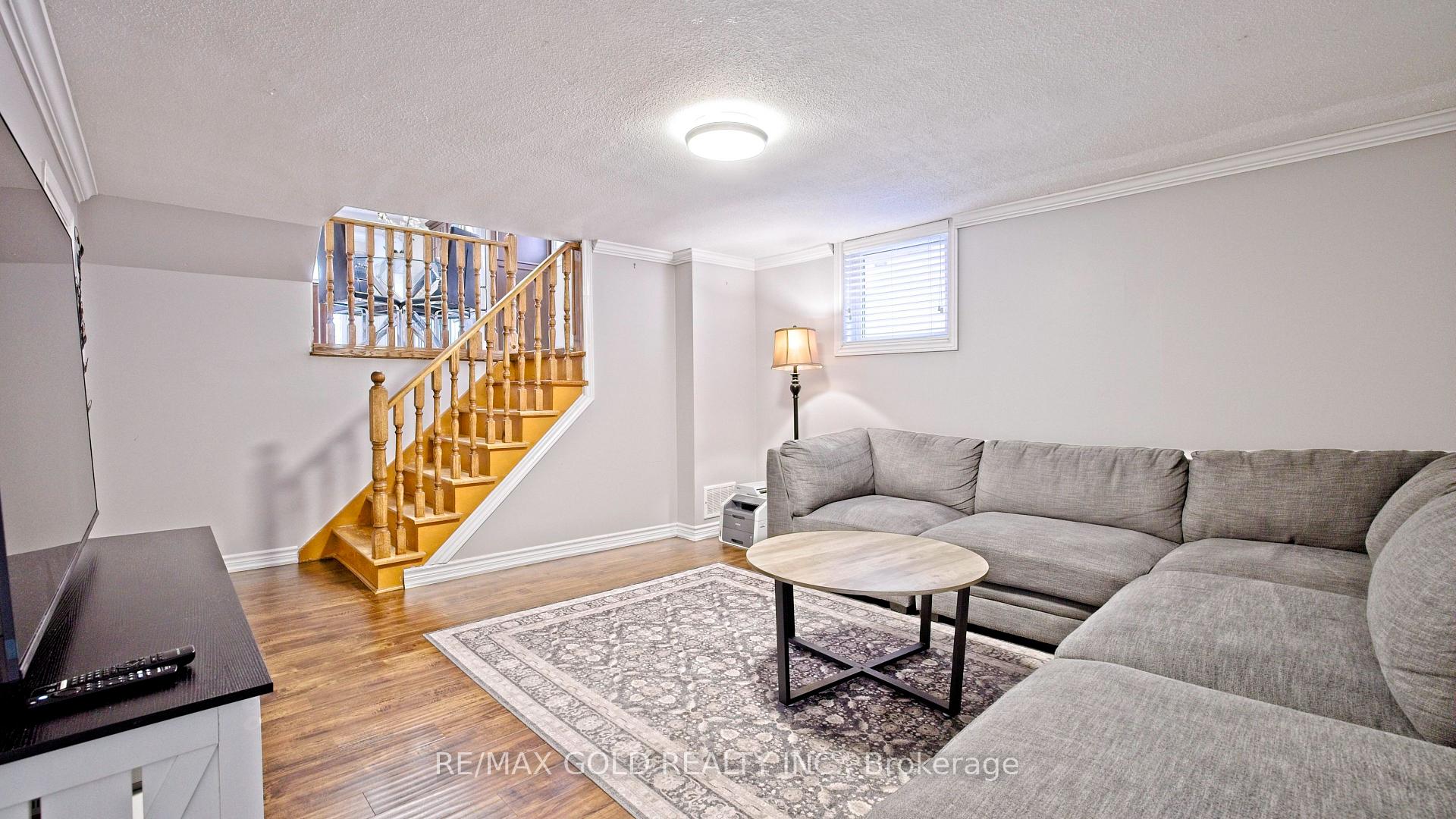 Photo 31 of 7428 Pickfair Drive, Mississauga, Malton — HOMEH